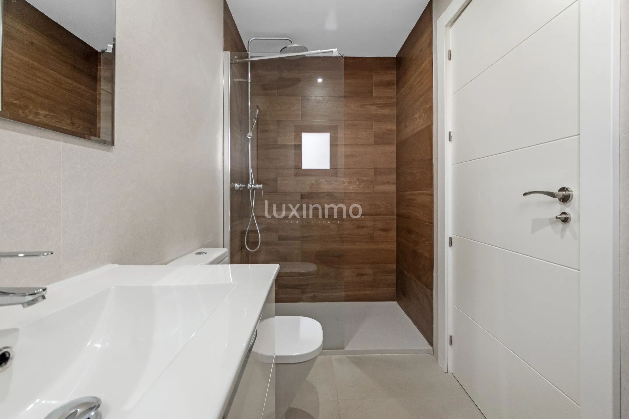 Beautiful villa with swimming pool and panoramic views for rent in Albir — photo 19