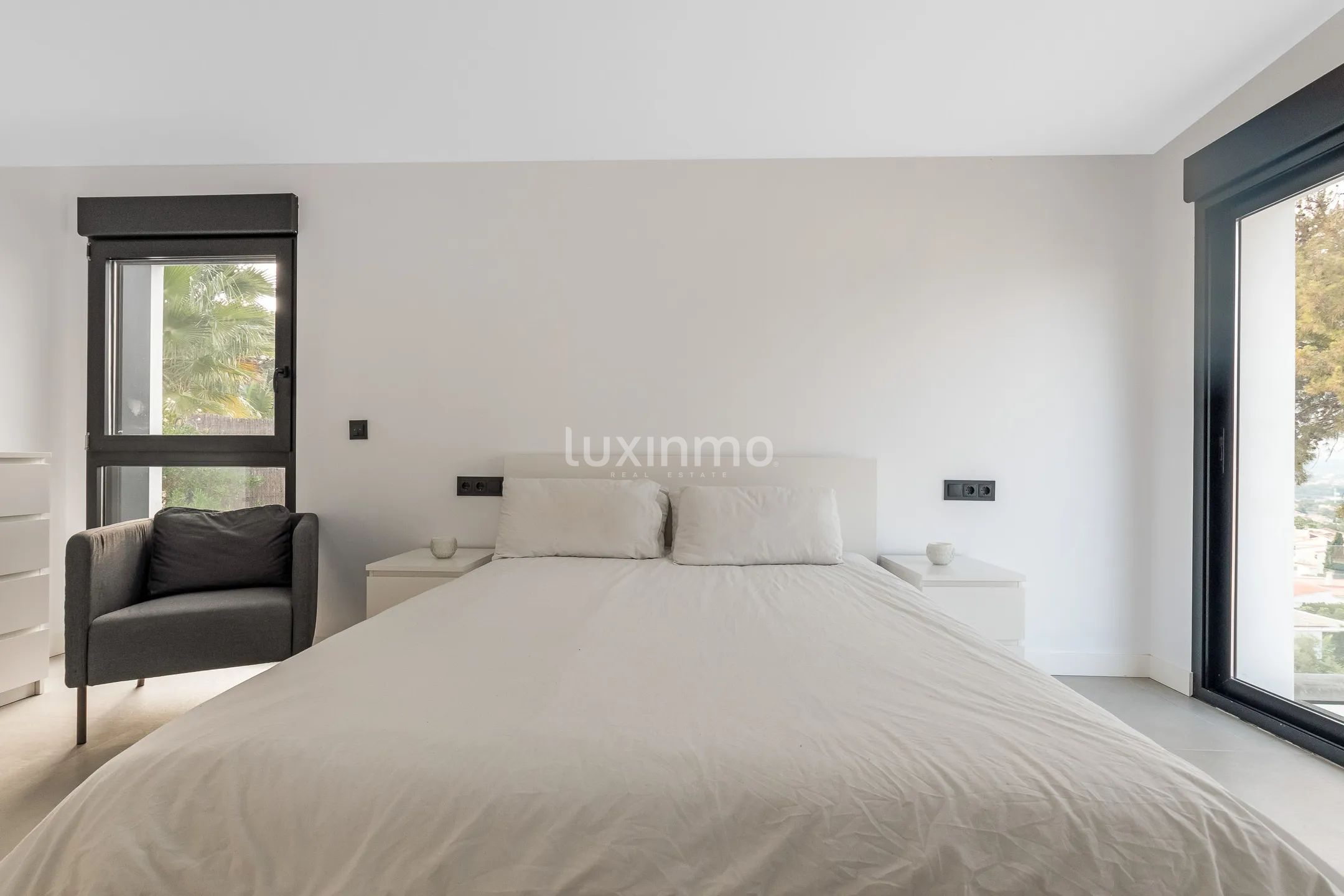 Beautiful villa with swimming pool and panoramic views for rent in Albir — photo 25