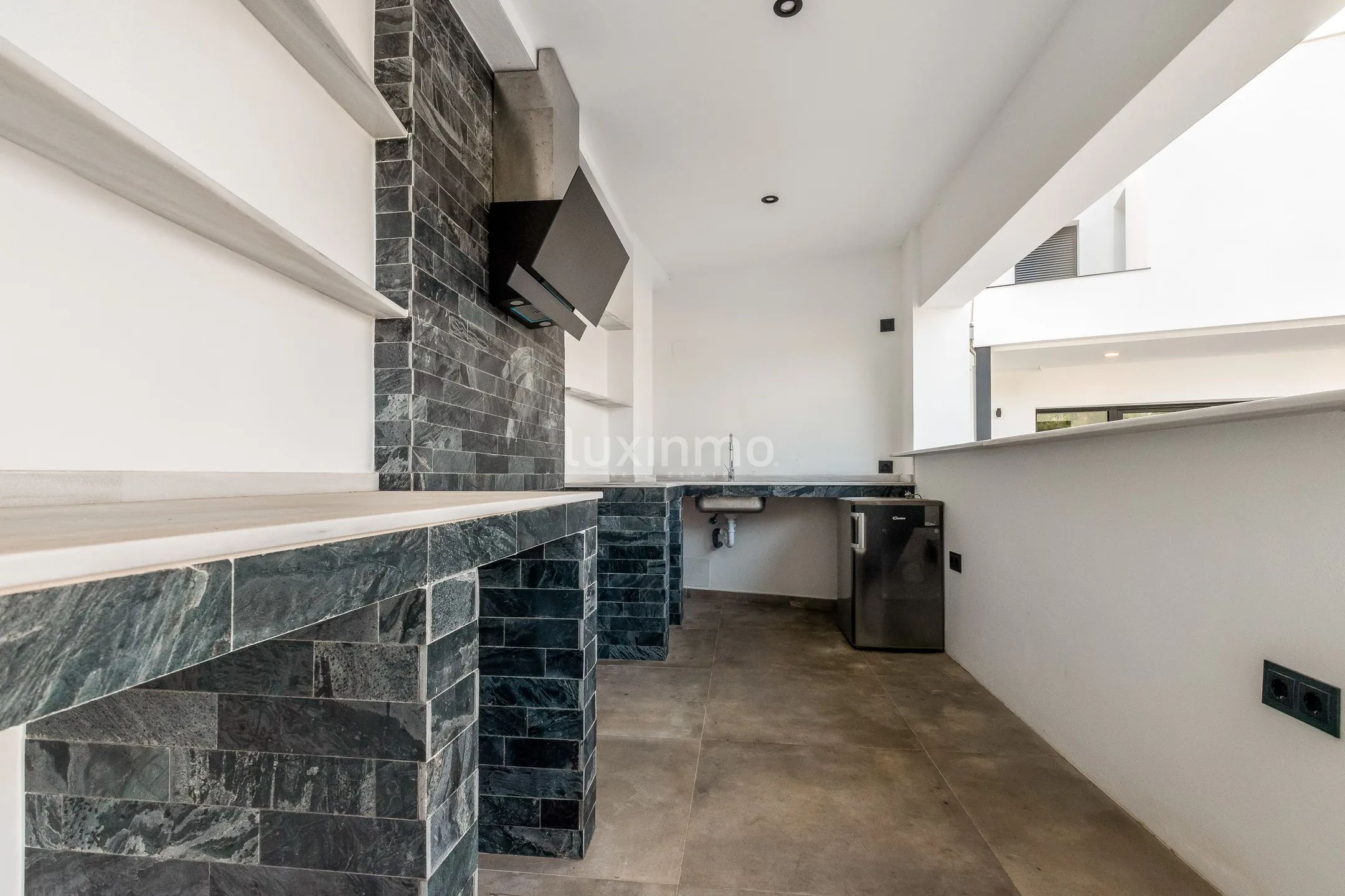 Beautiful villa with swimming pool and panoramic views for rent in Albir — photo 29