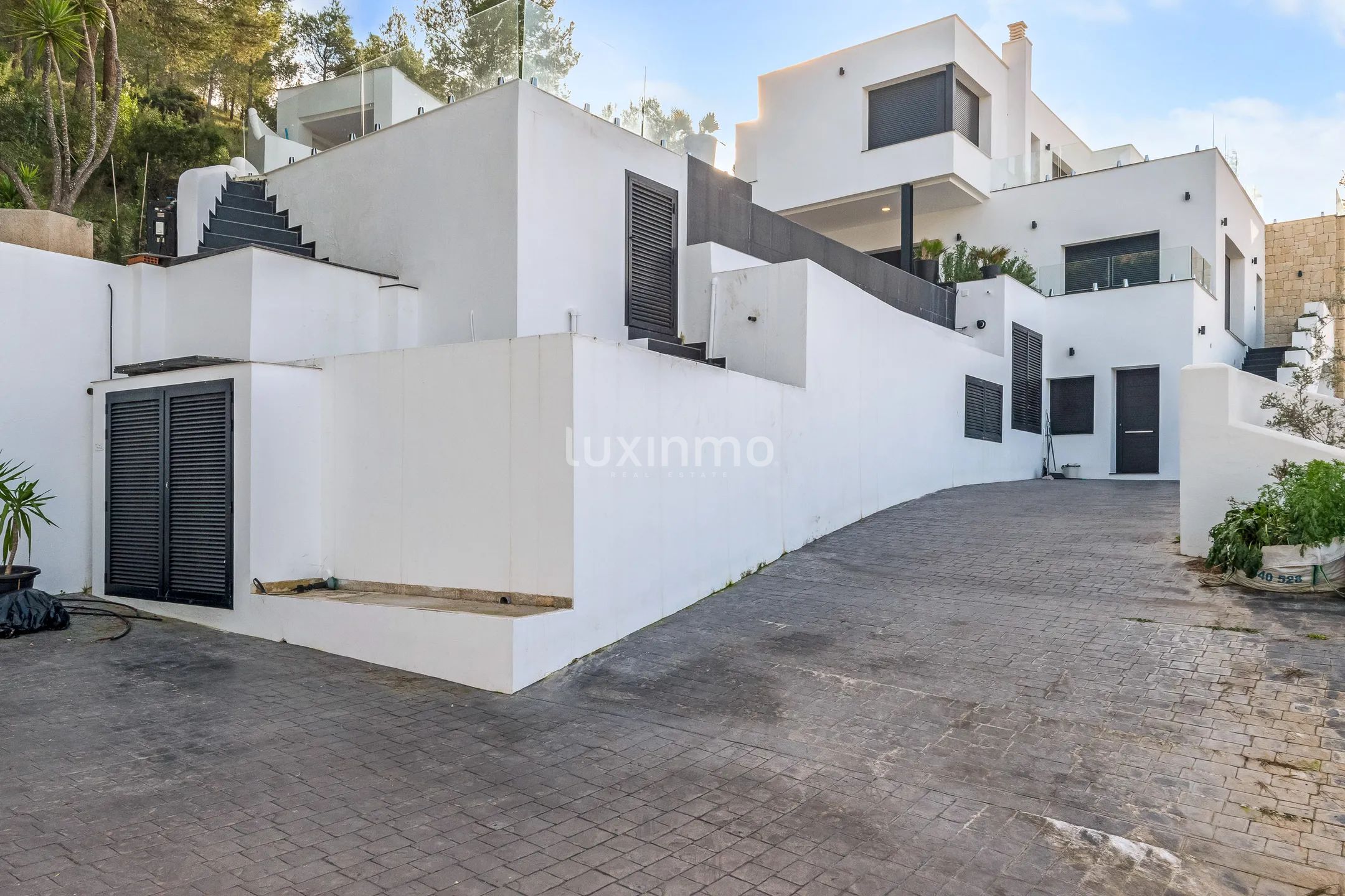 Beautiful villa with swimming pool and panoramic views for rent in Albir — photo 2