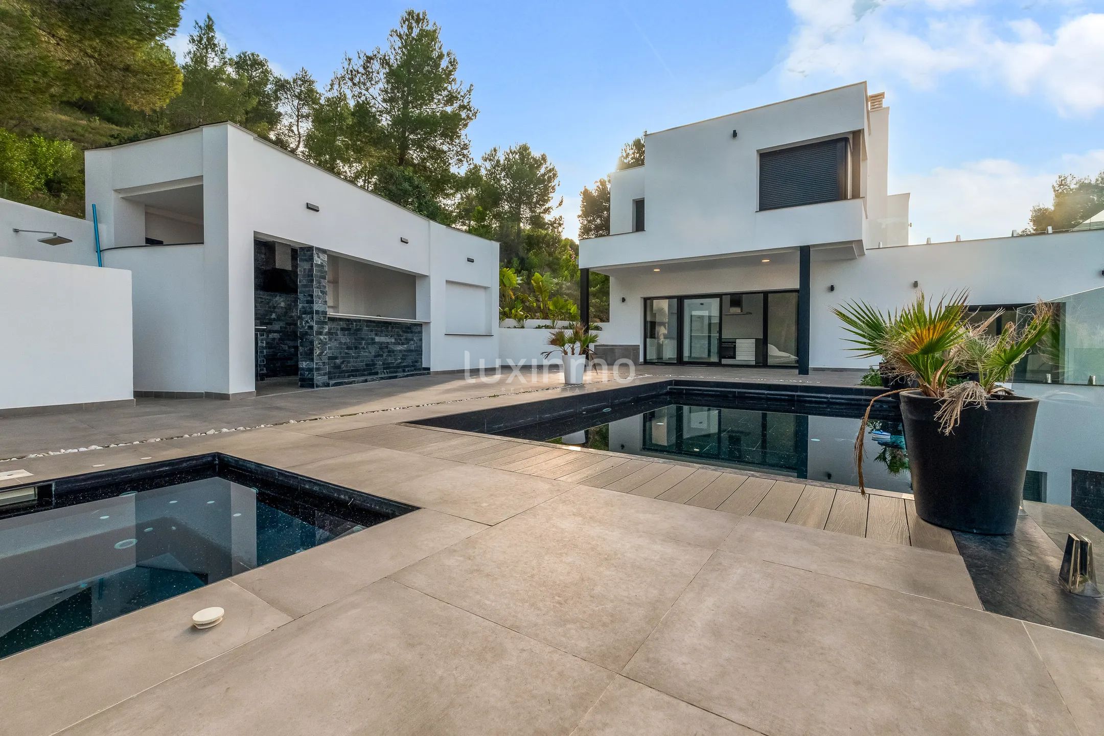 Beautiful villa with swimming pool and panoramic views for rent in Albir — photo 3