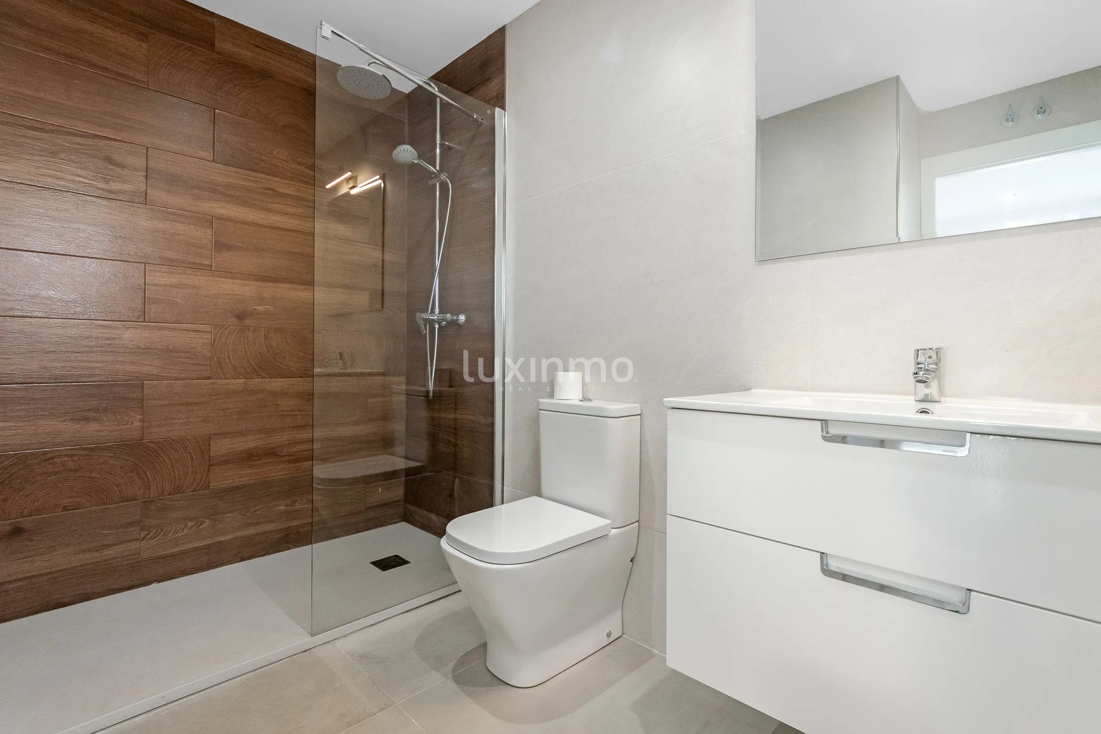 Beautiful villa with swimming pool and panoramic views for rent in Albir — photo 6