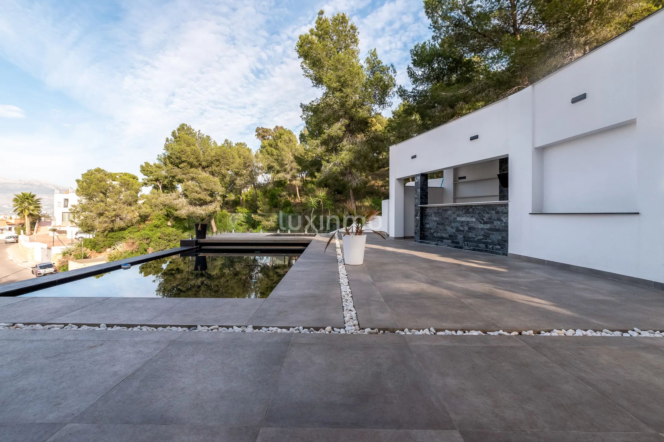 Beautiful villa with swimming pool and panoramic views for rent in Albir — photo 4