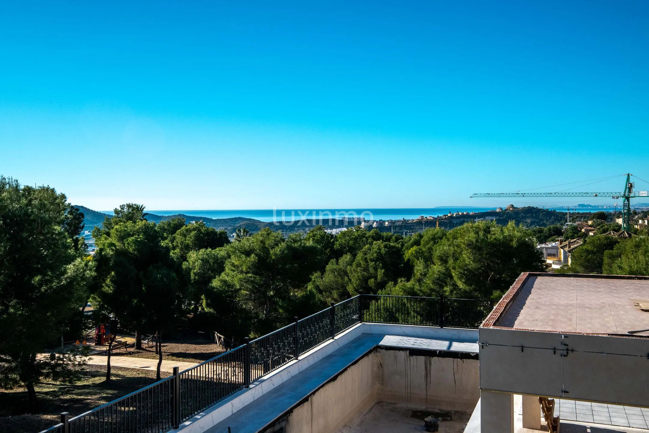 Se vende villa pareada en Finestrat con vistas al mar — photo 12