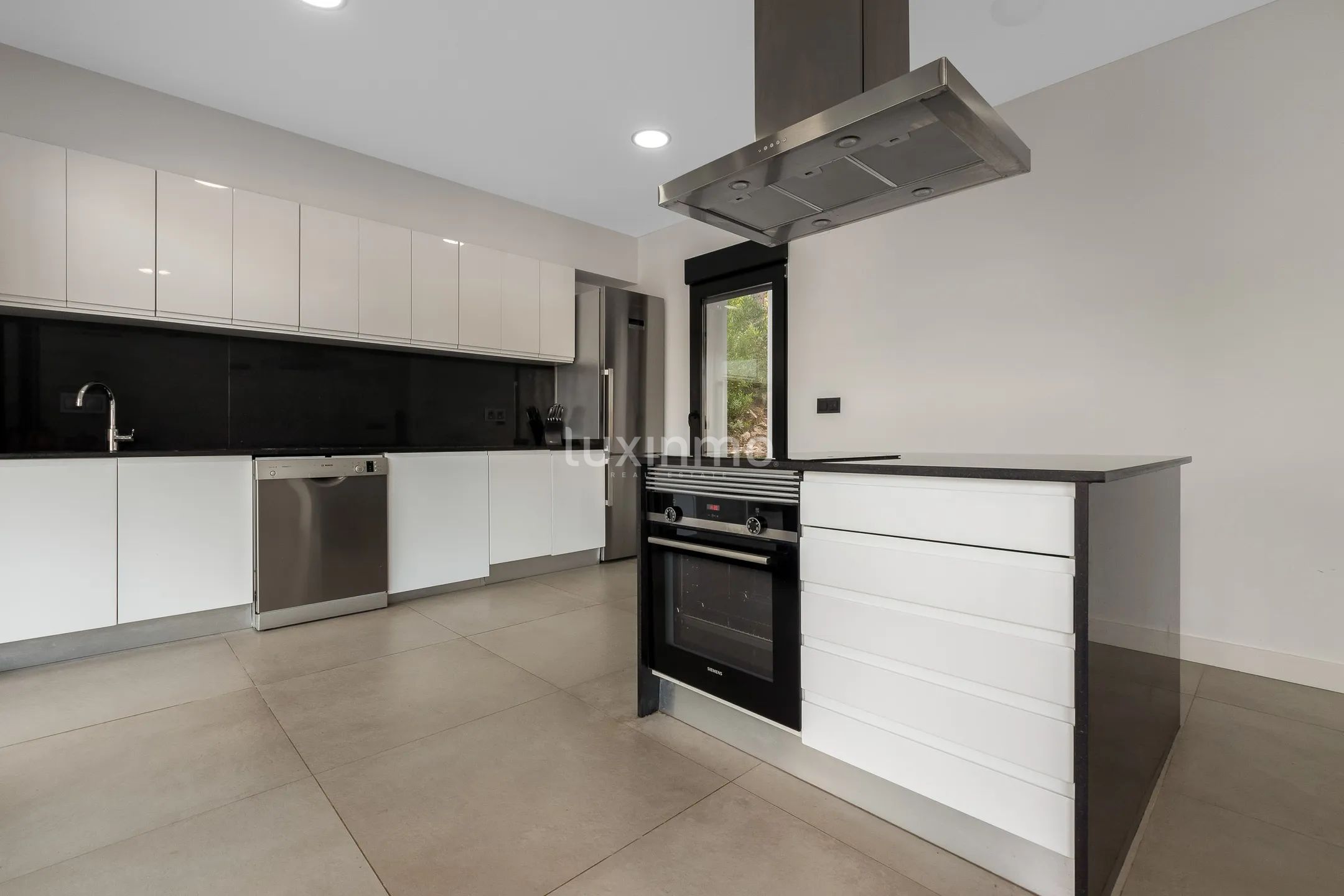 Beautiful villa with sea views and panoramic views for sale in Albir — photo 15