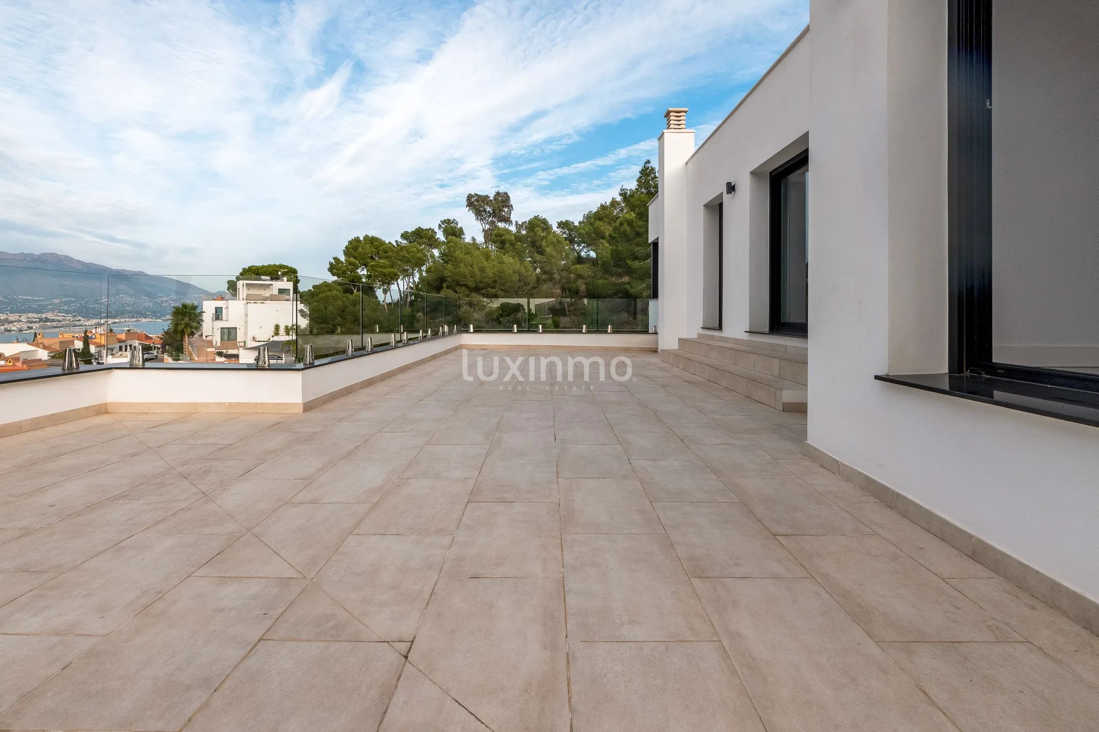 Beautiful villa with sea views and panoramic views for sale in Albir — photo 26