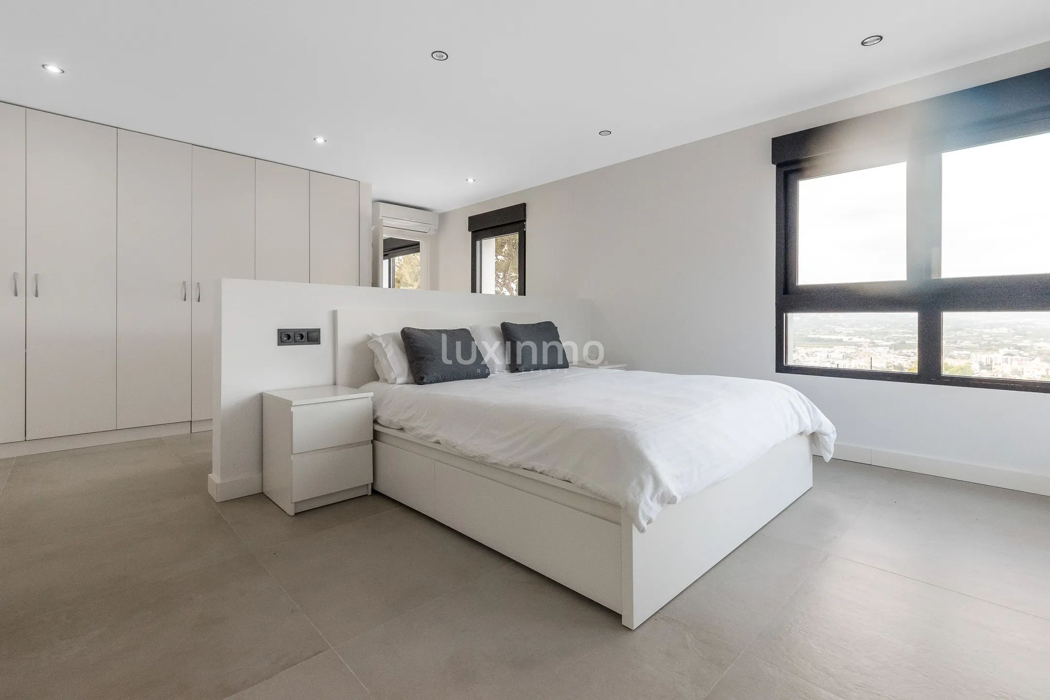 Beautiful villa with sea views and panoramic views for sale in Albir — photo 28