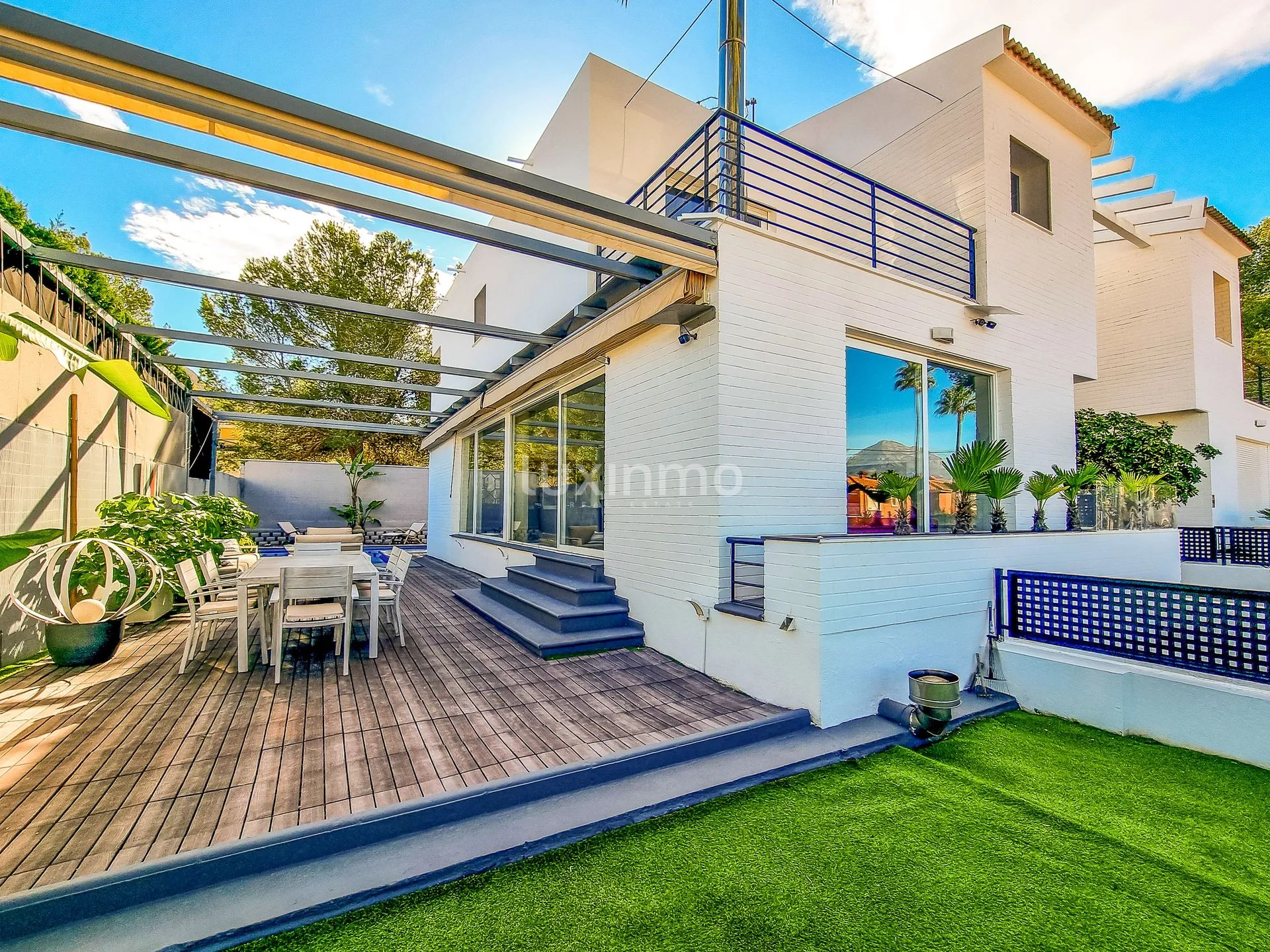 Продажа двухквартирного дома в Альбир — photo 2