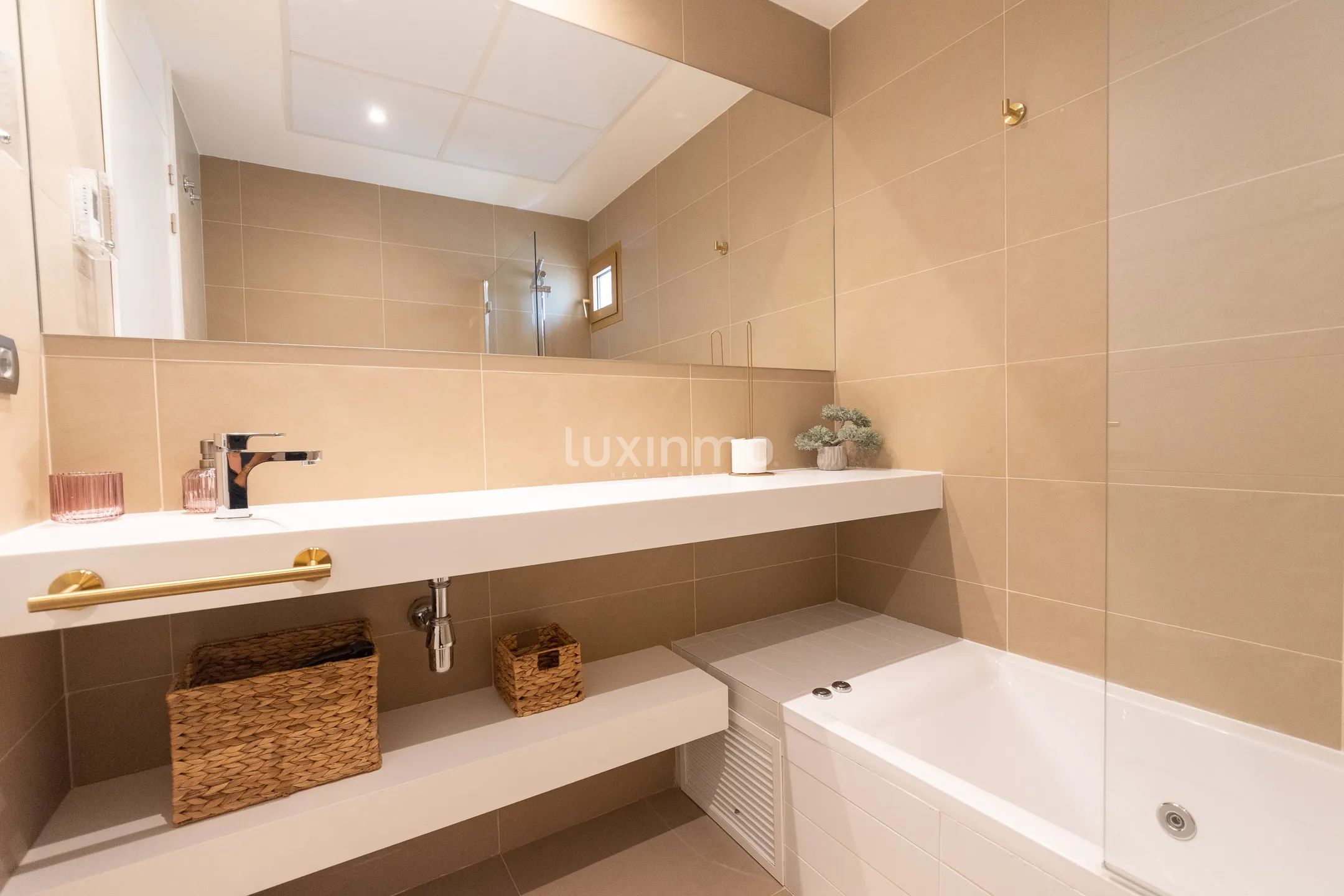 Beautiful flat with sea views in the luxury Intempo building — photo 16