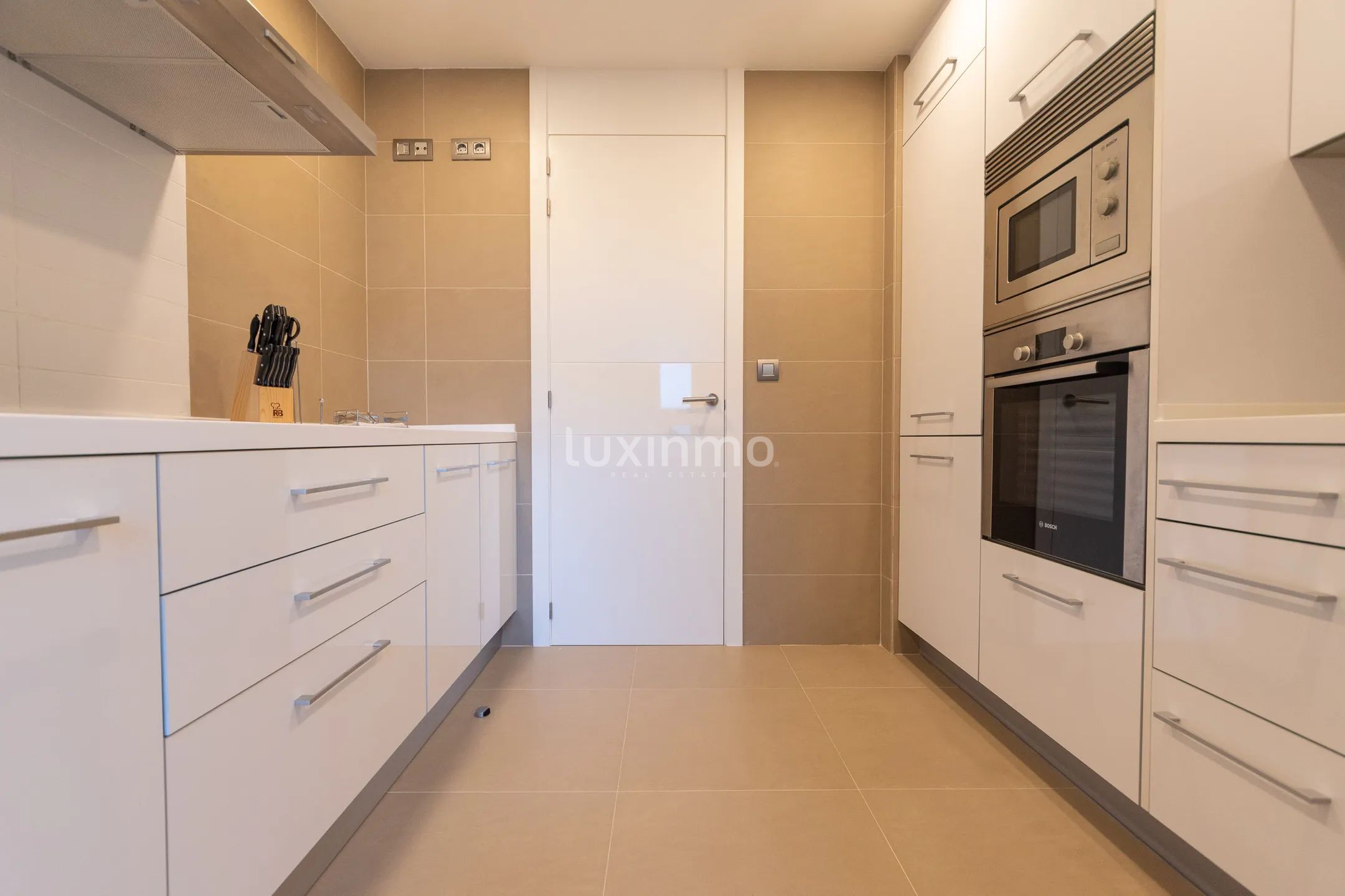 Beautiful flat with sea views in the luxury Intempo building — photo 10
