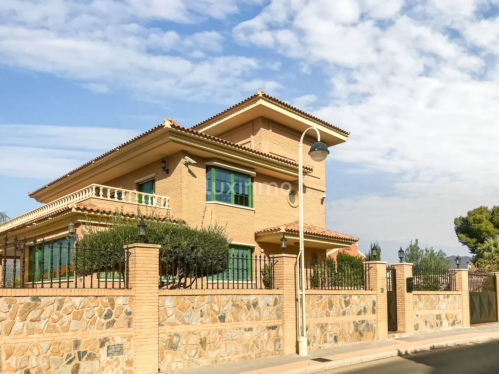Villa in Rincon de Loix with separate flat — photo 2