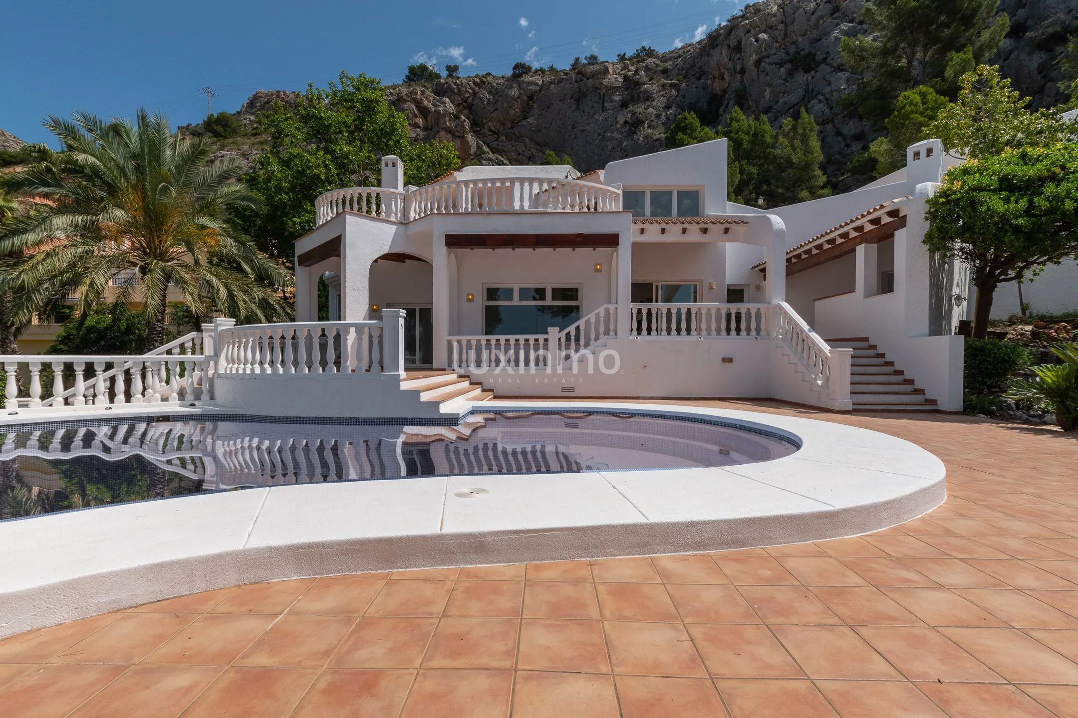 Huge villa with sea views for sale in Altea Hills — photo 1