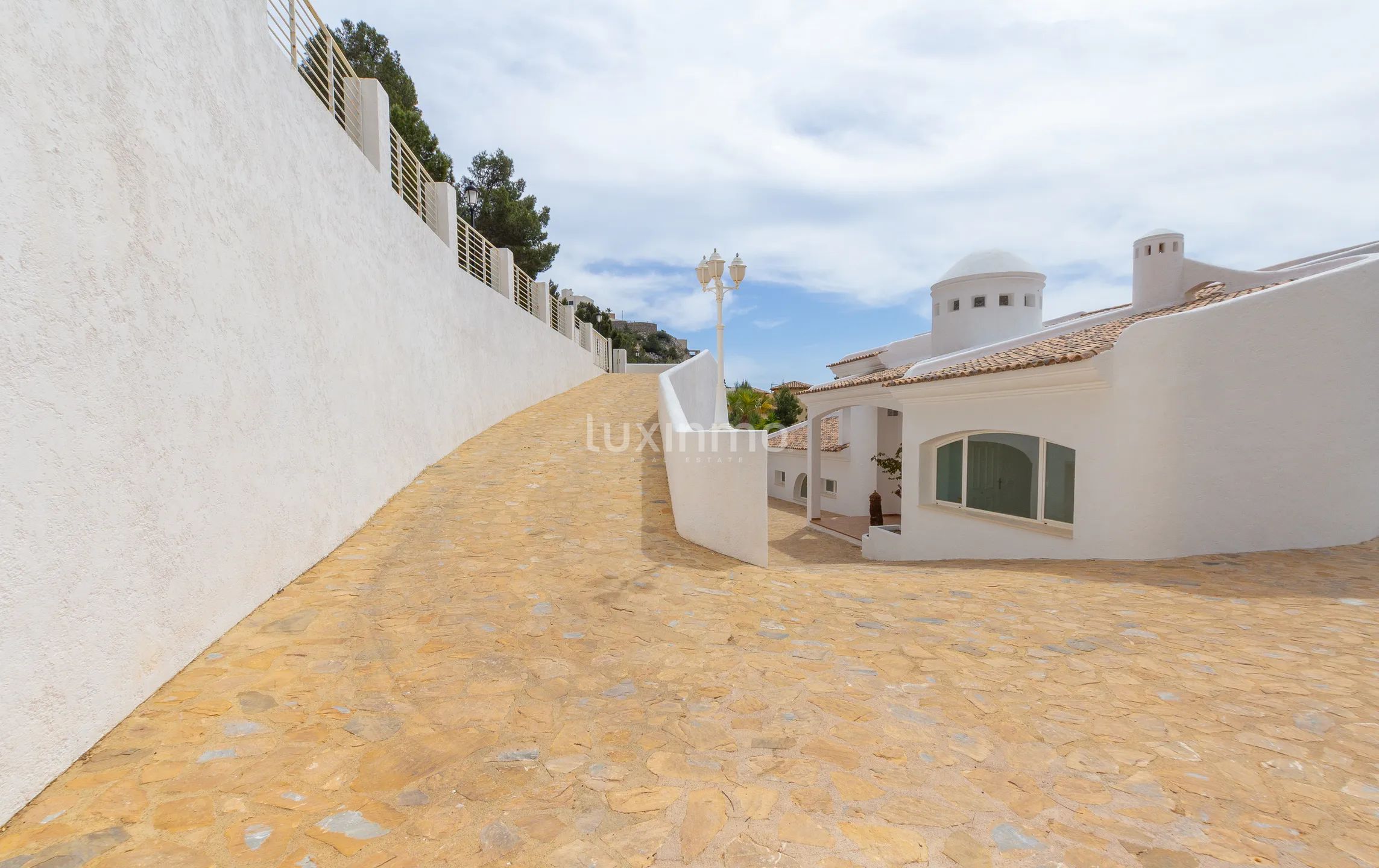Huge villa with sea views for sale in Altea Hills — photo 65