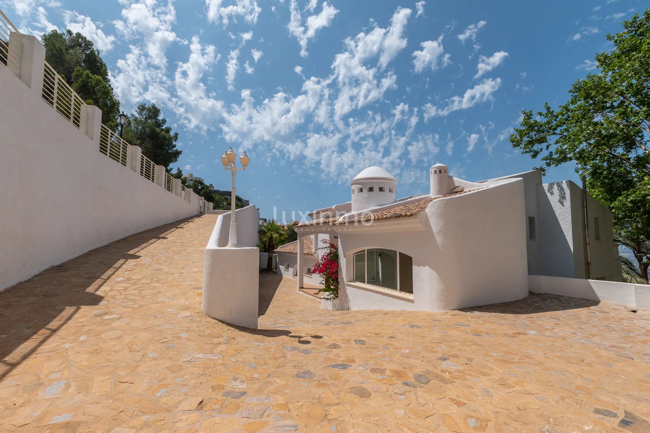 Huge villa with sea views for sale in Altea Hills — photo 3