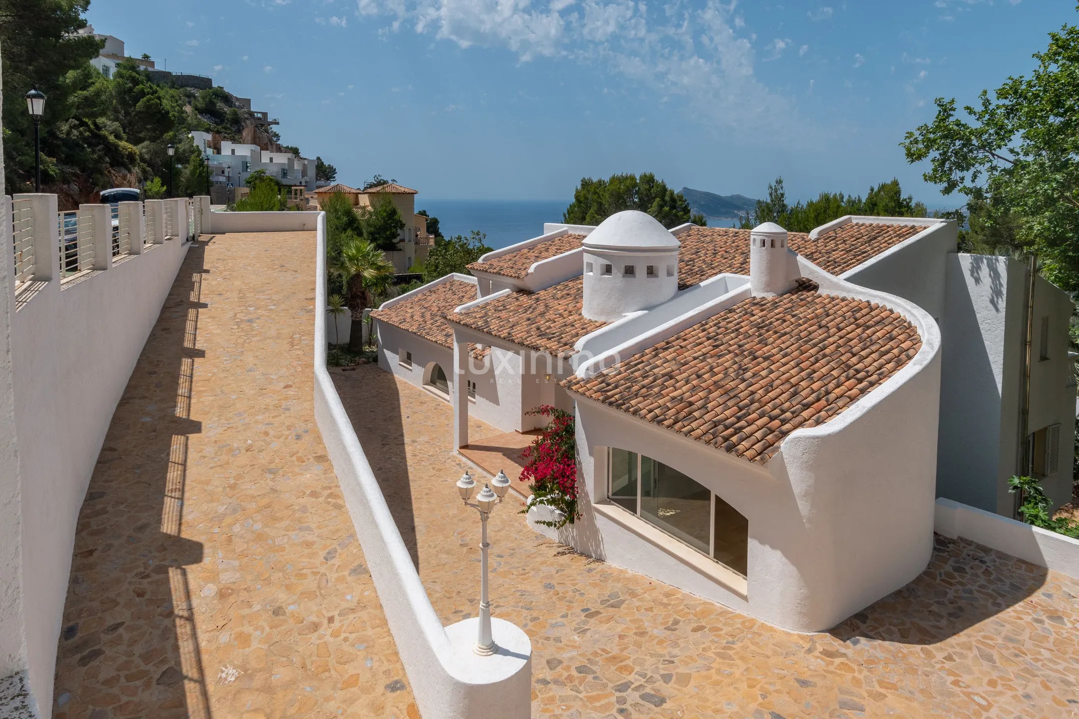 Huge villa with sea views for sale in Altea Hills — photo 2