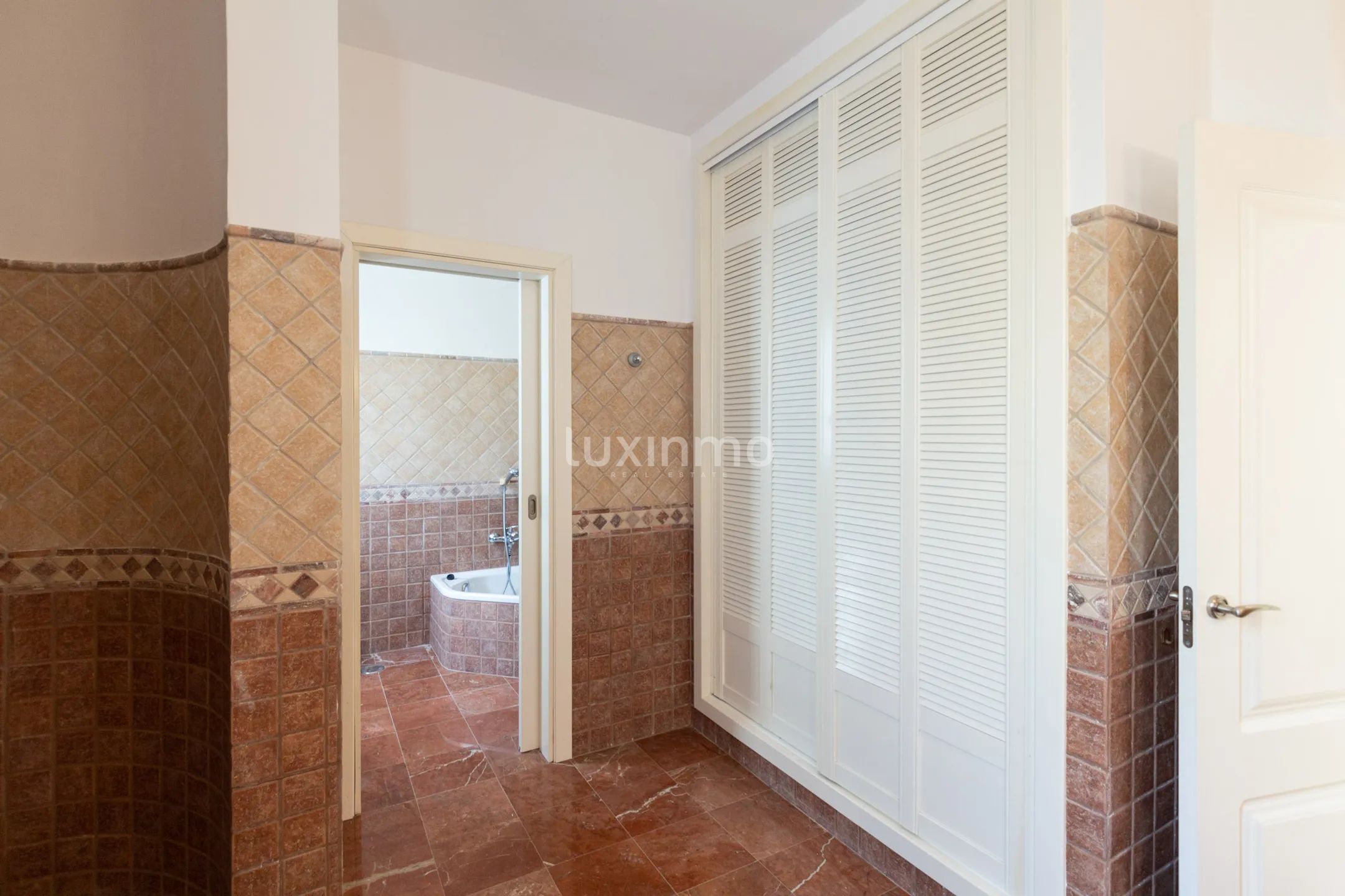 Huge villa with sea views for sale in Altea Hills — photo 37