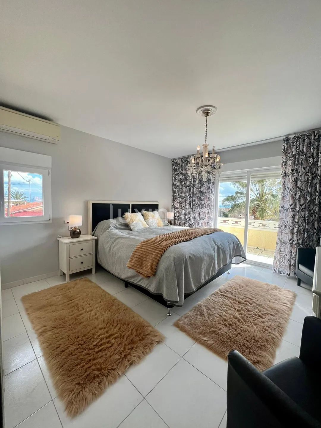 Zreformowana willa w Alfas del Pi — photo 12