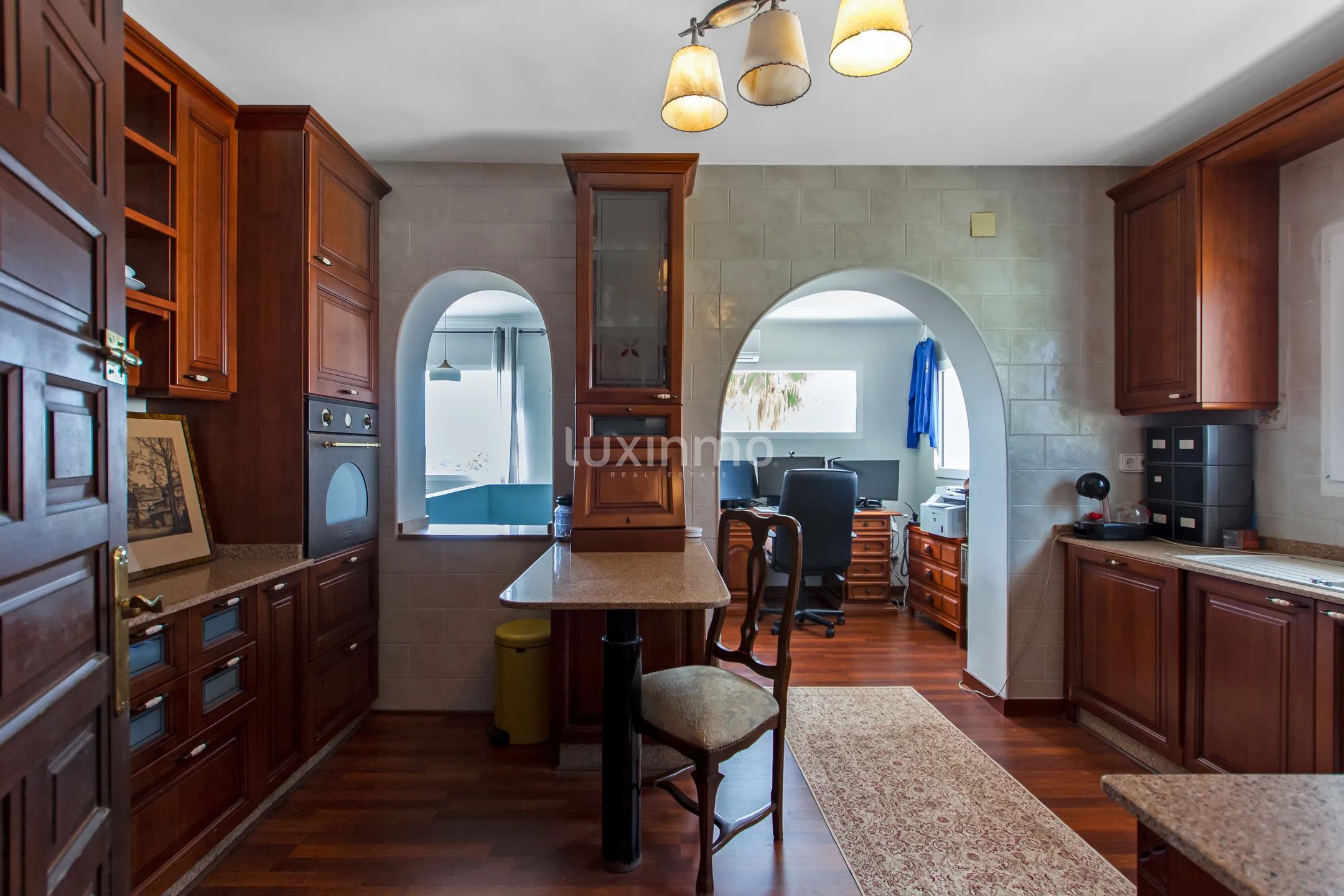 Zreformowana willa w Alfas del Pi — photo 15