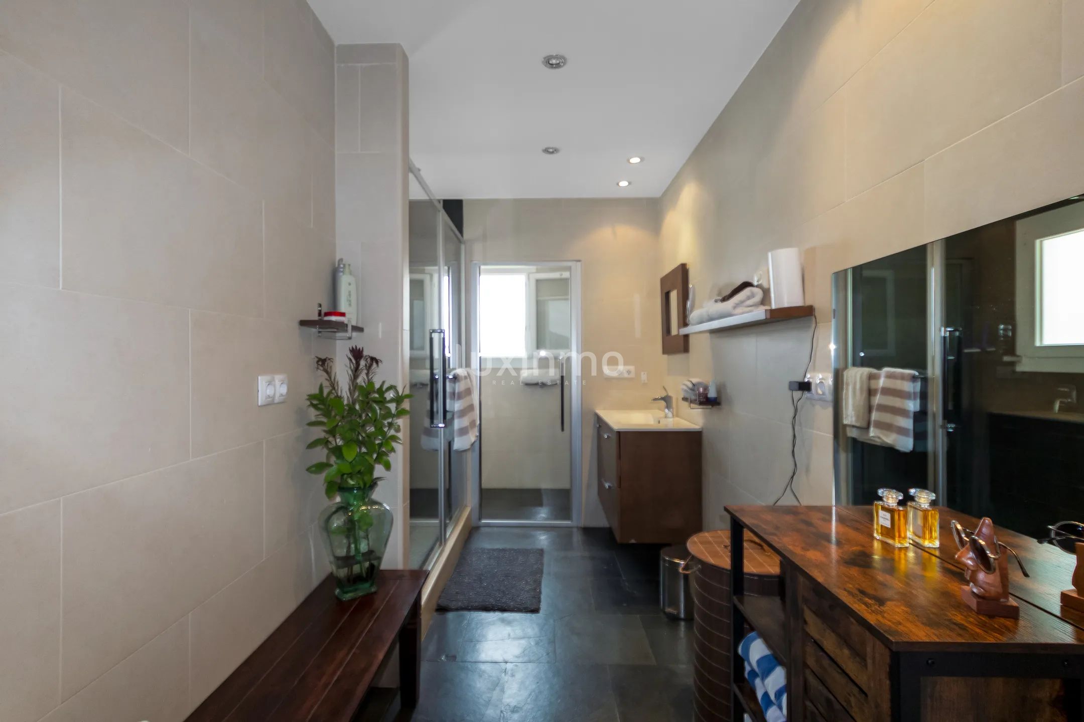 Zreformowana willa w Alfas del Pi — photo 18