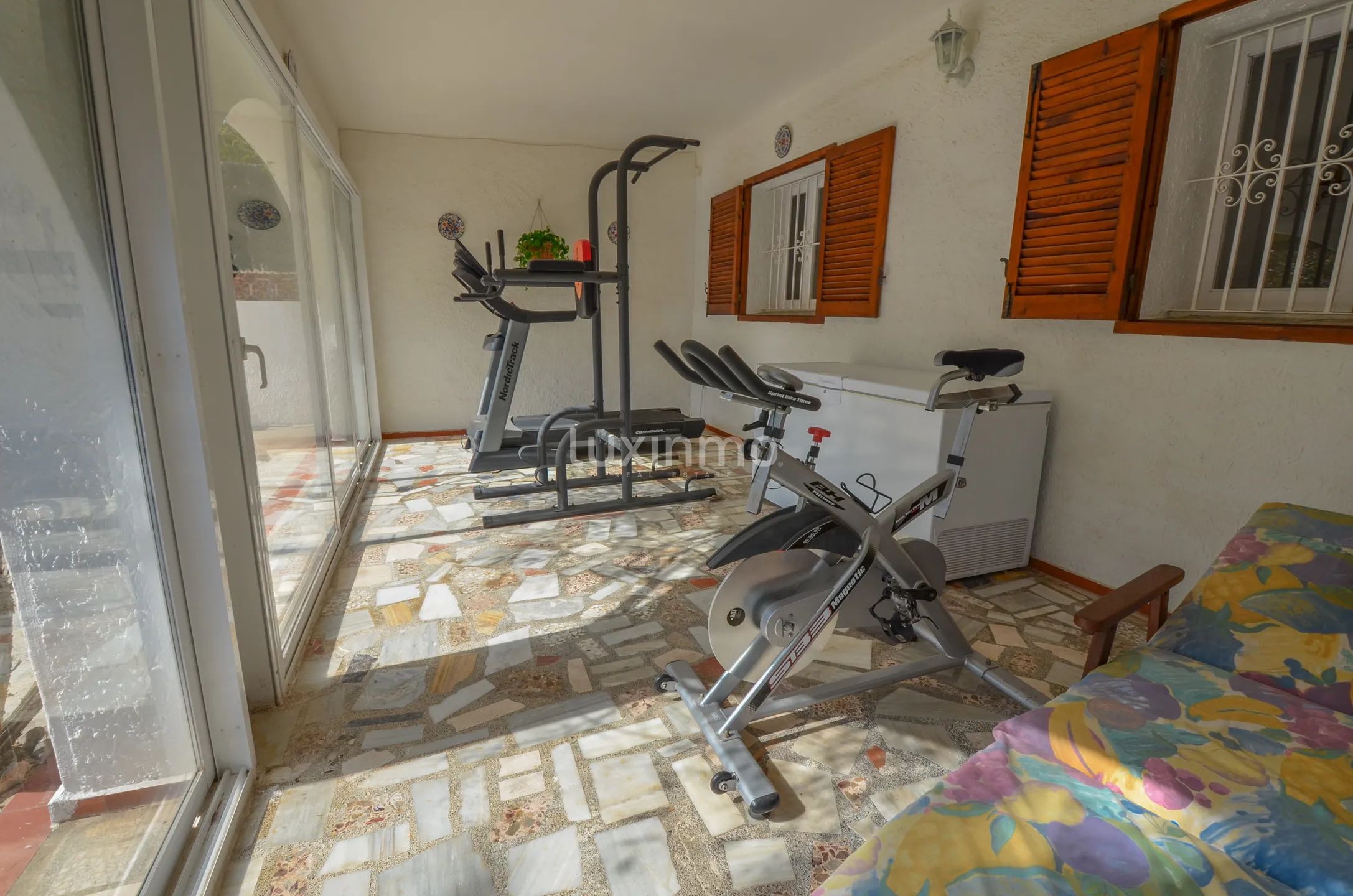 Large rustic villa just 40m from the seaside and walking distance to town — photo 46