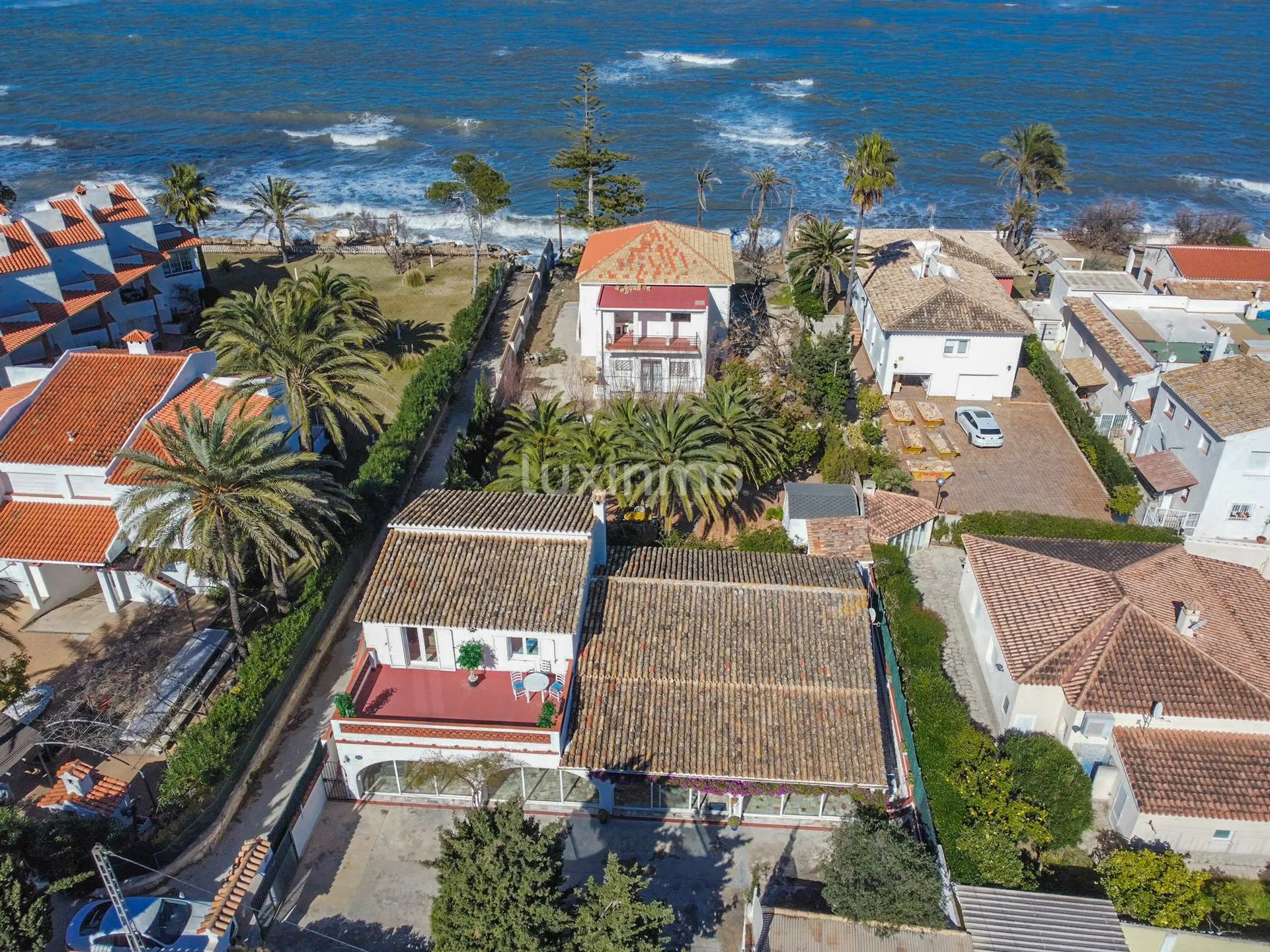 Large rustic villa just 40m from the seaside and walking distance to town — photo 44