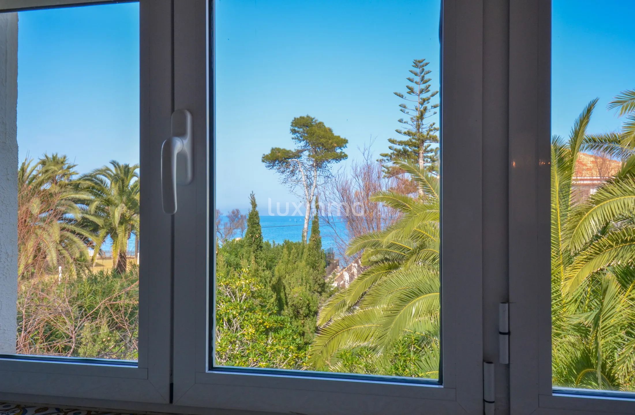 Large rustic villa just 40m from the seaside and walking distance to town — photo 31