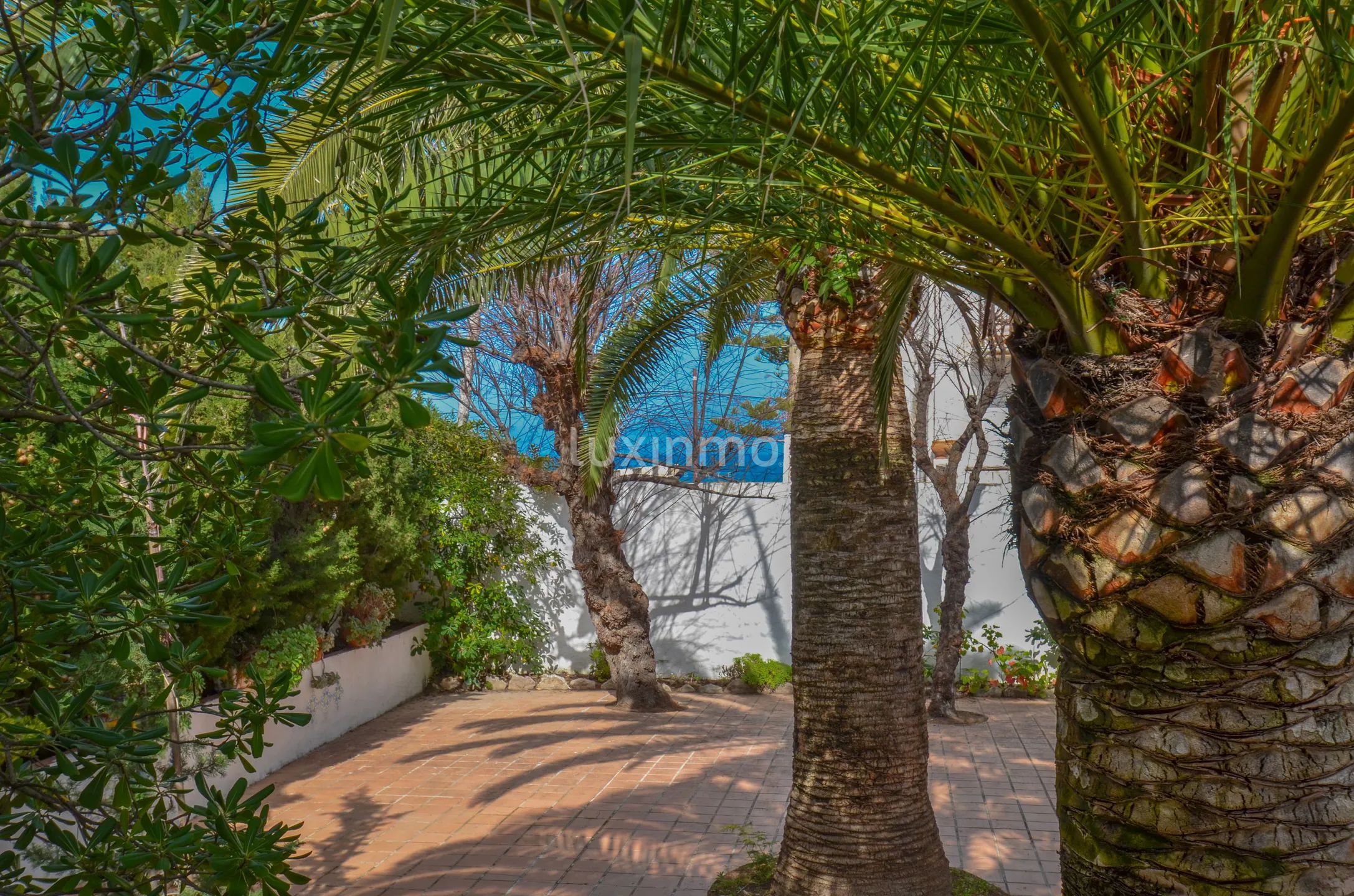 Large rustic villa just 40m from the seaside and walking distance to town — photo 50