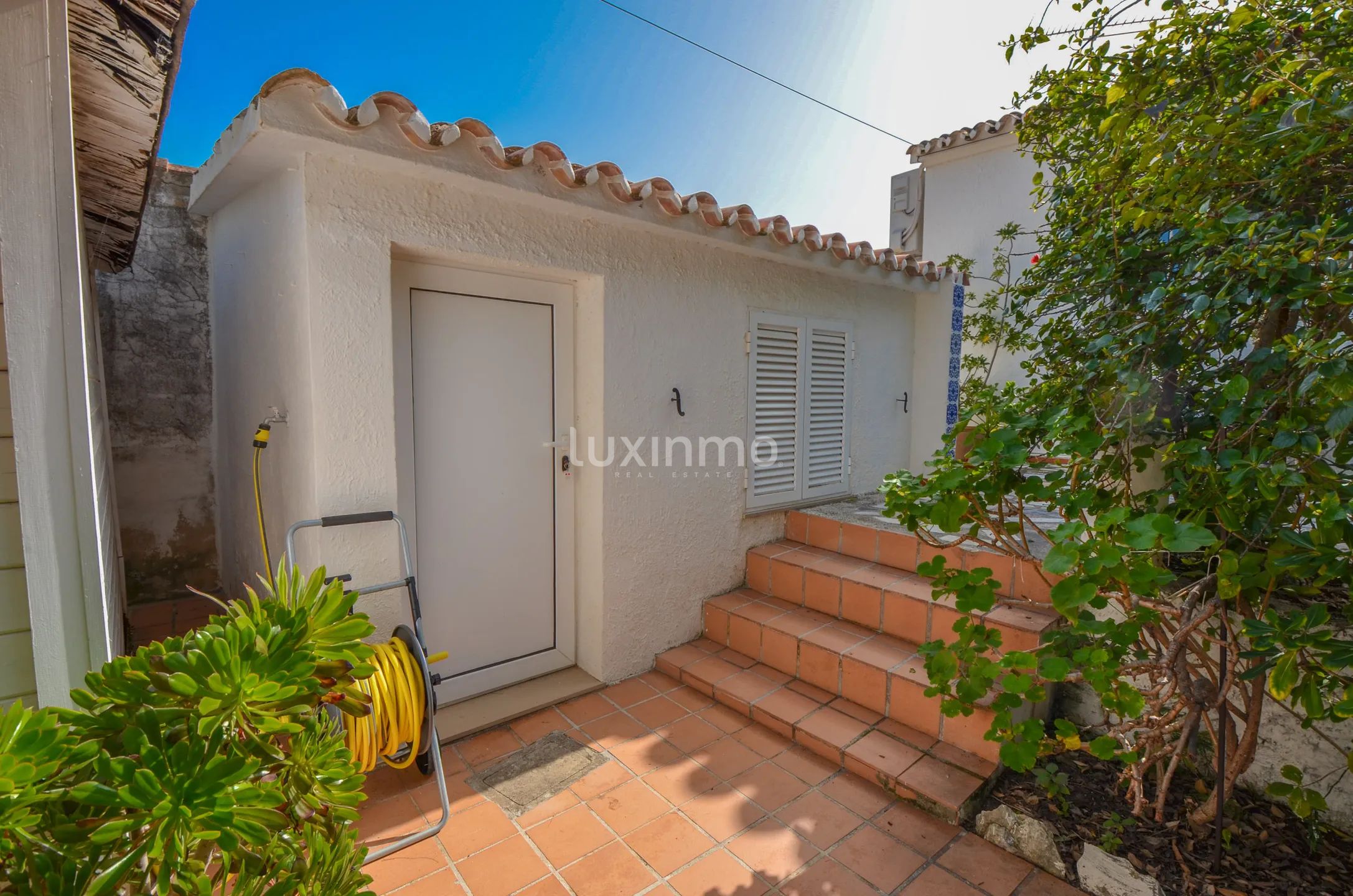 Large rustic villa just 40m from the seaside and walking distance to town — photo 37