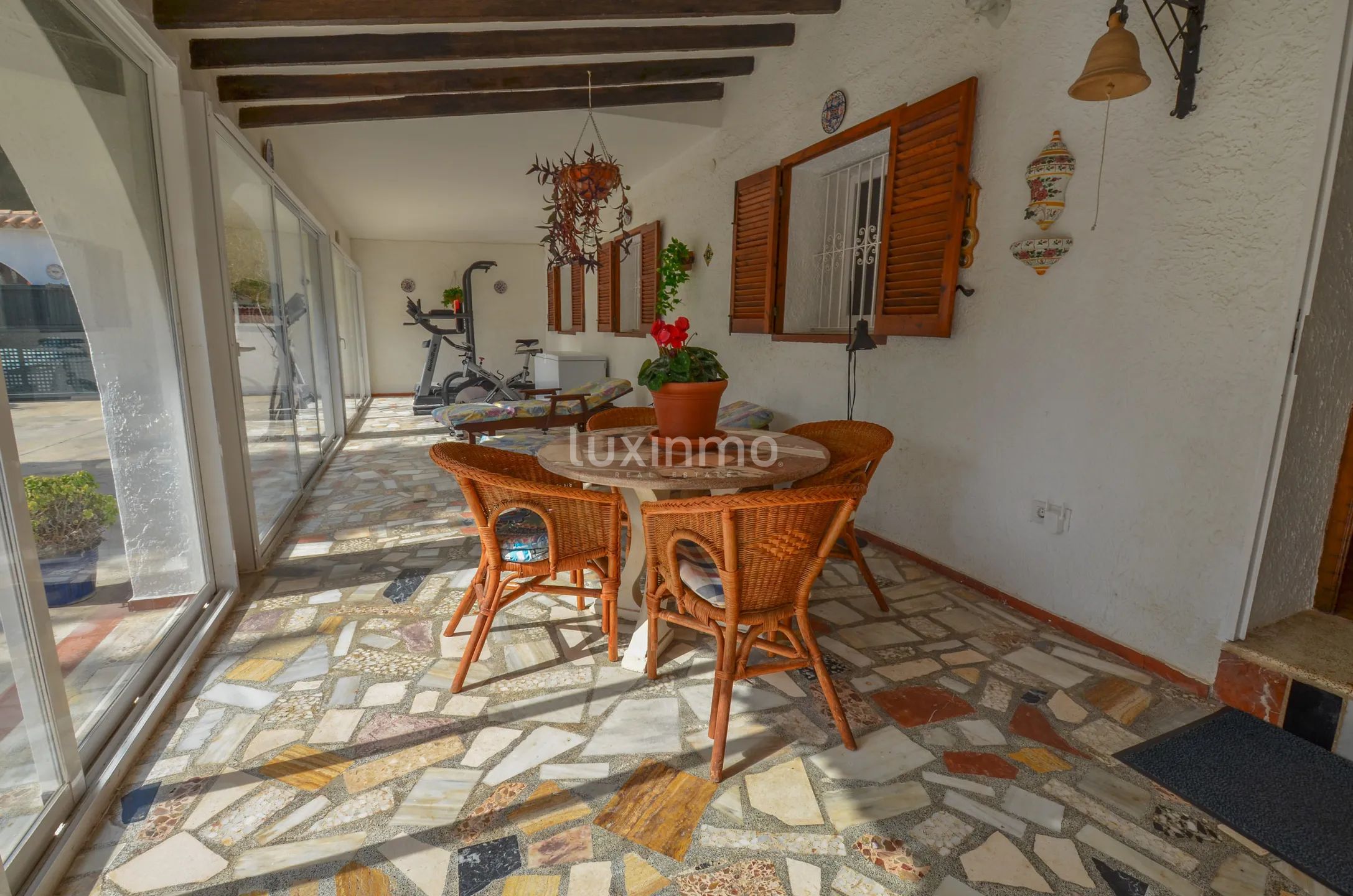 Large rustic villa just 40m from the seaside and walking distance to town — photo 8