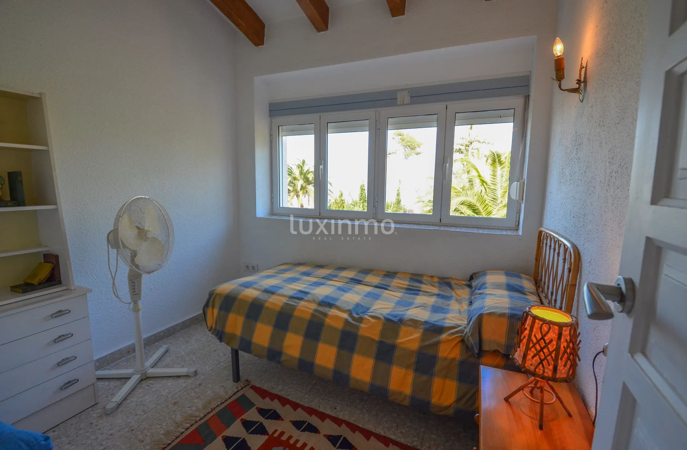 Large rustic villa just 40m from the seaside and walking distance to town — photo 32