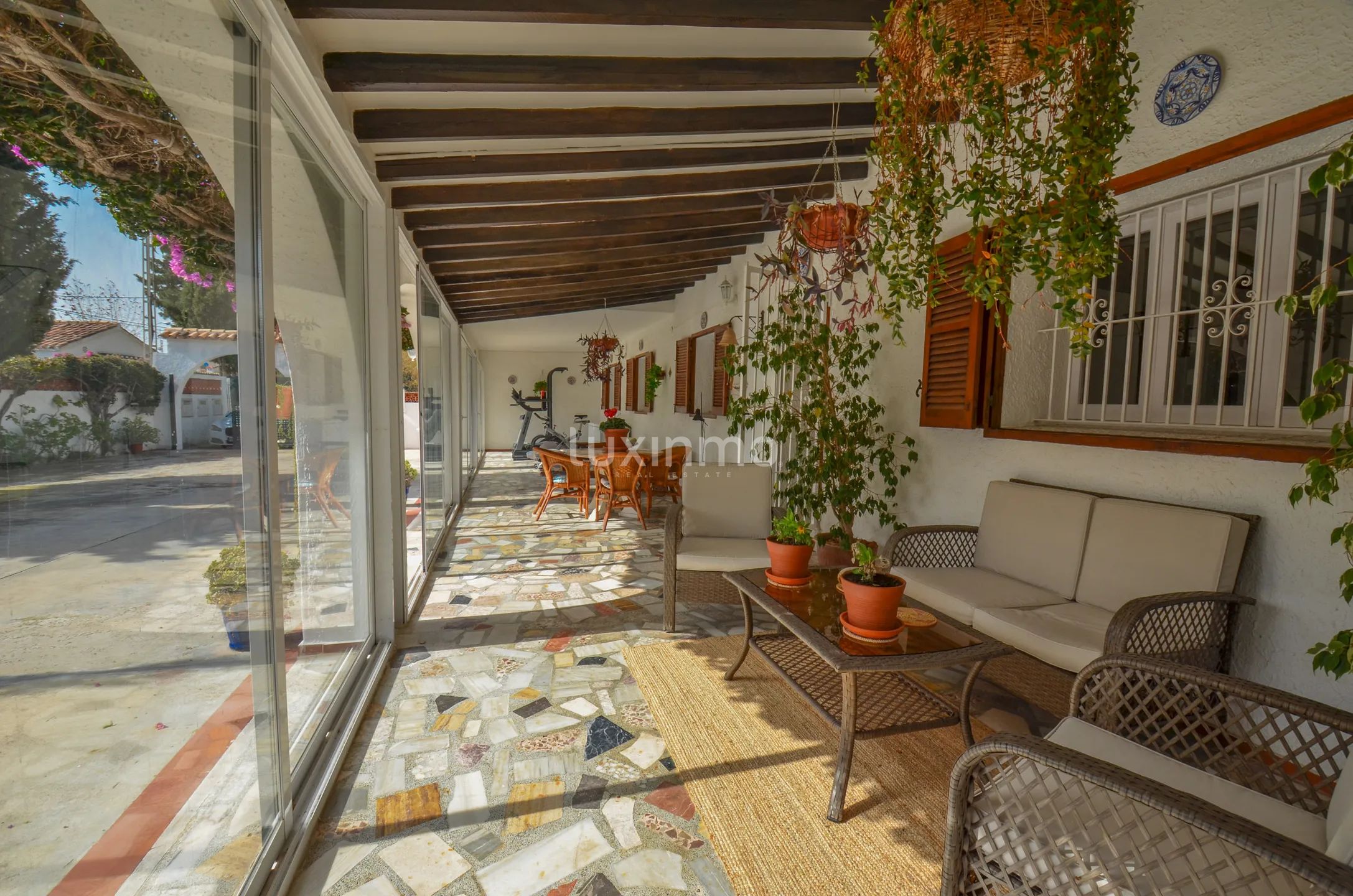 Large rustic villa just 40m from the seaside and walking distance to town — photo 38