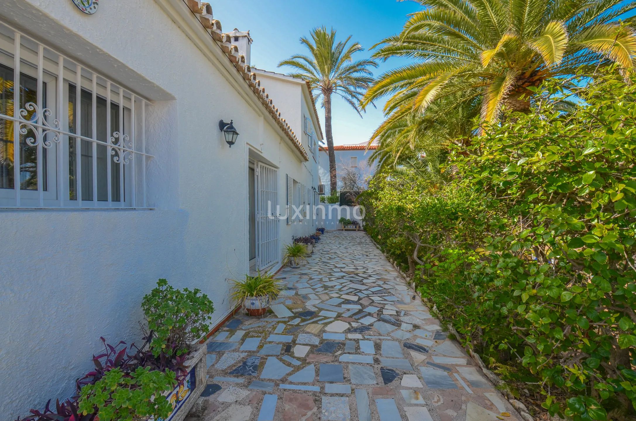 Large rustic villa just 40m from the seaside and walking distance to town — photo 49