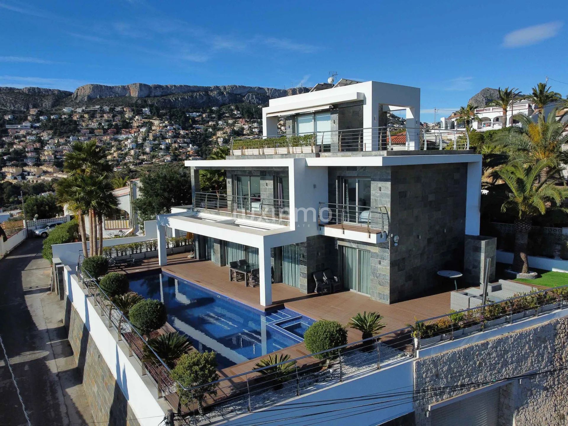 Beautiful villa for sale in Calpe with sea views