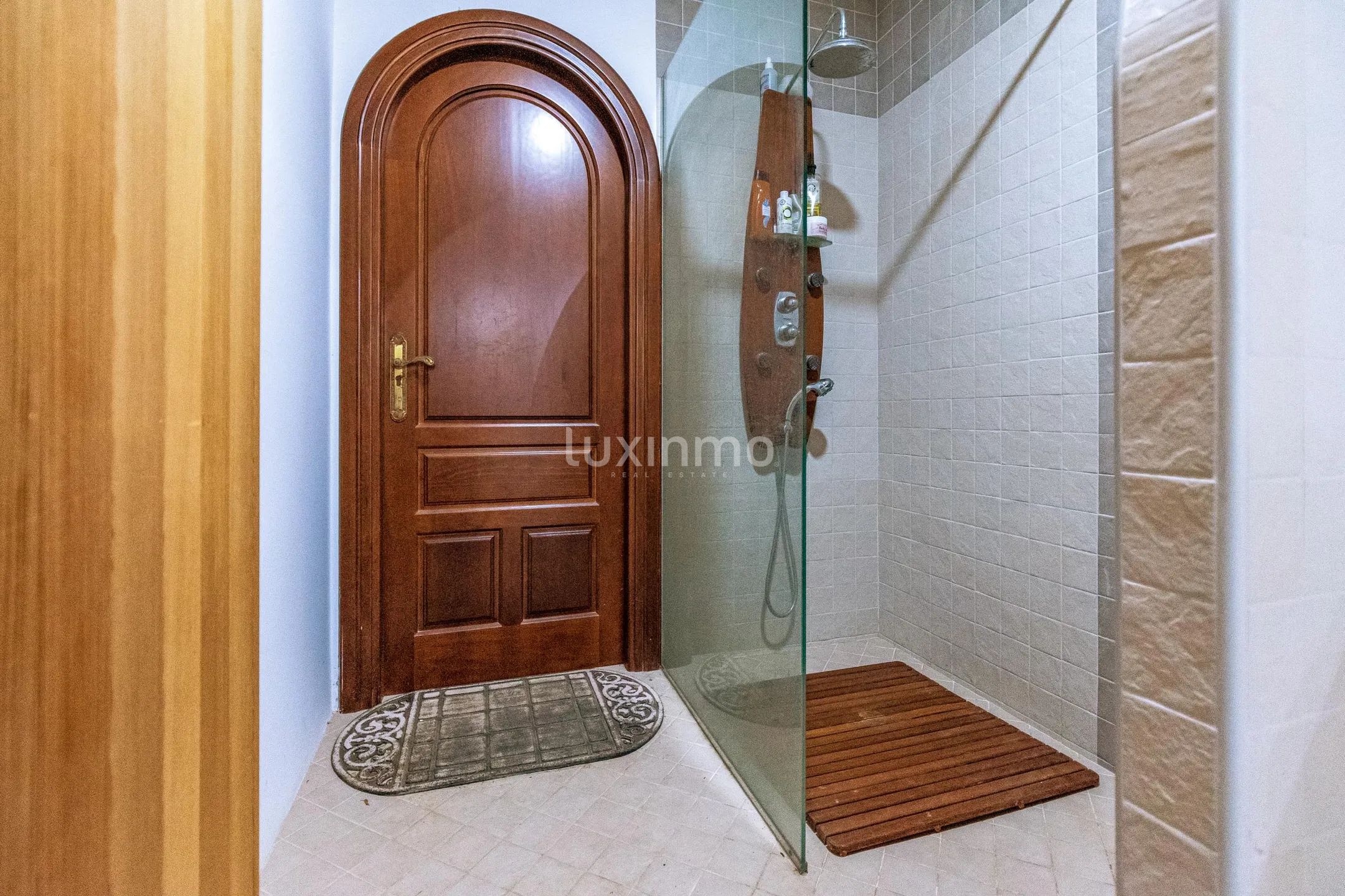 Spectacular villa with sea and panoramic views in Altea for sale — photo 33