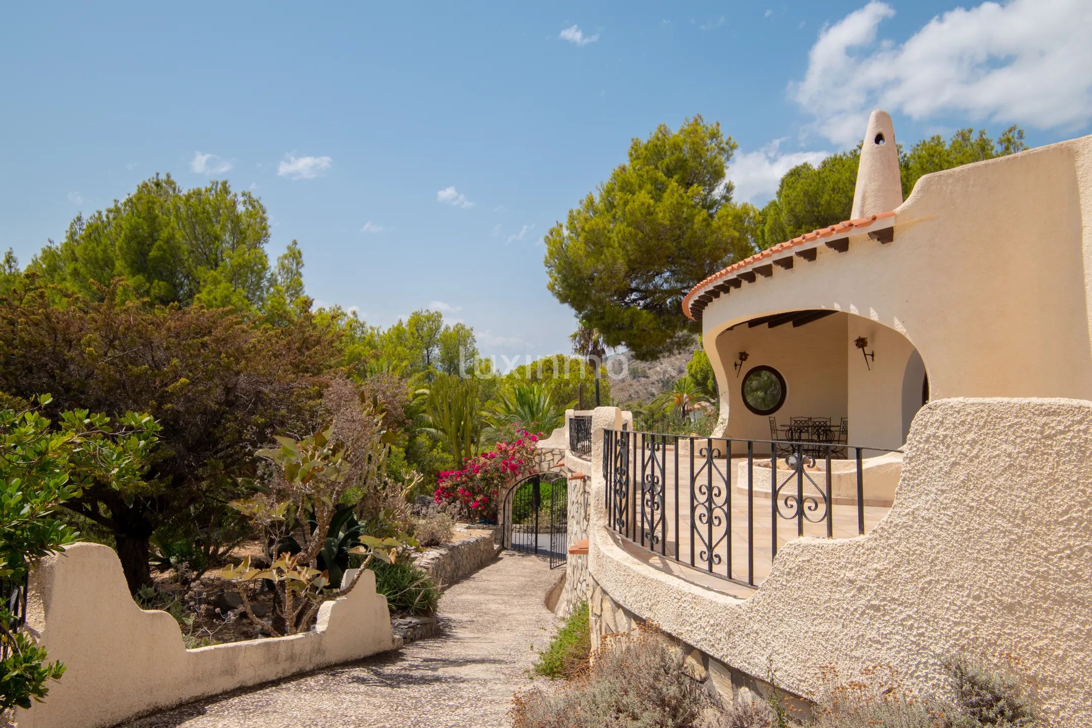 Spectacular villa with sea and panoramic views in Altea for sale — photo 47