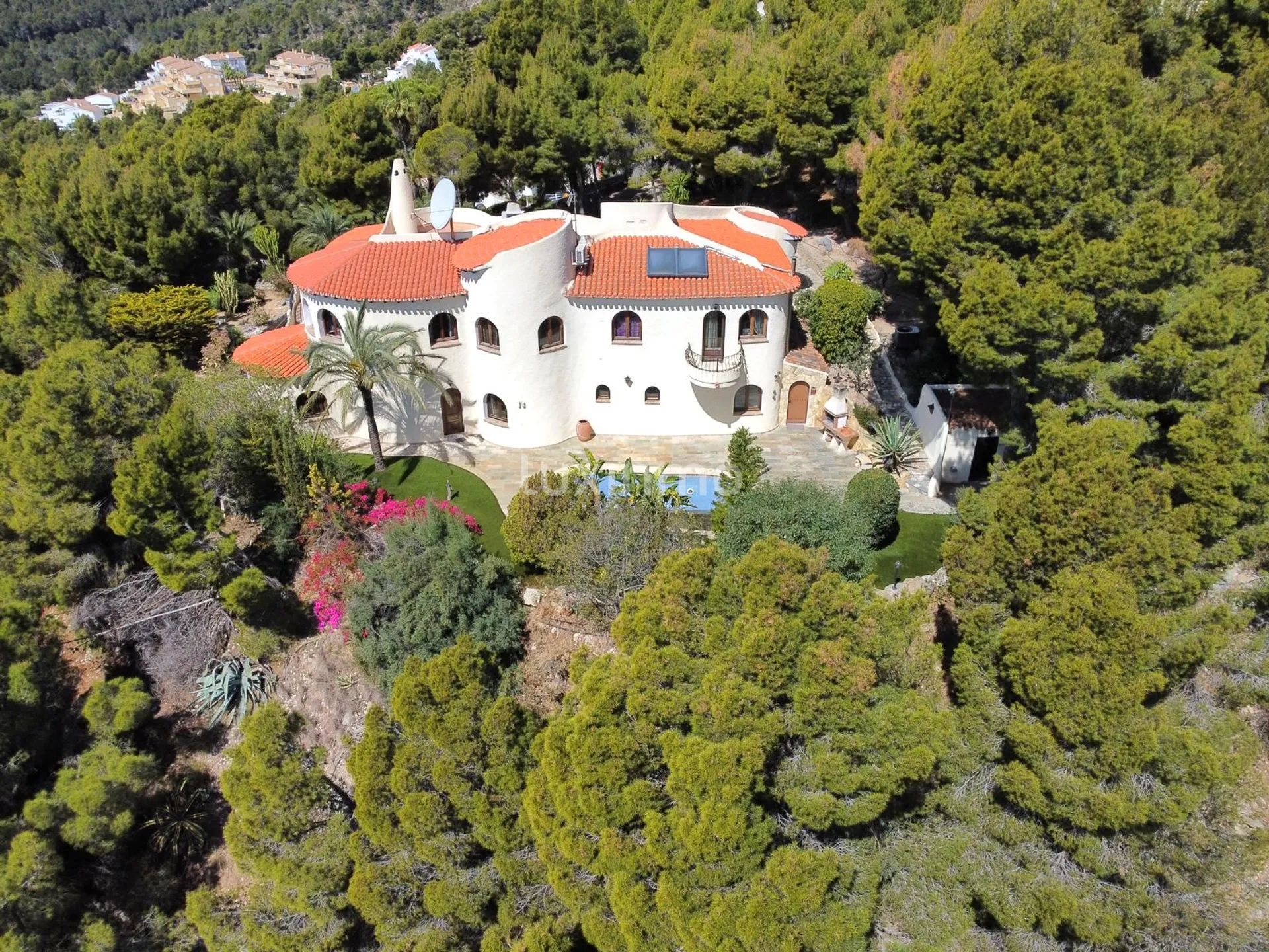 Spectacular villa with sea and panoramic views in Altea for sale — photo 44