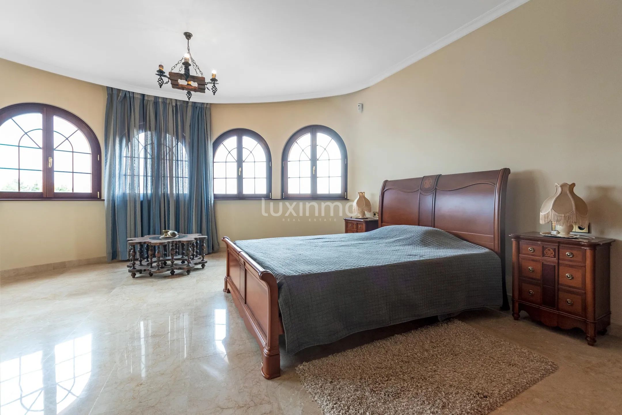 Spectacular villa with sea and panoramic views in Altea for sale — photo 25