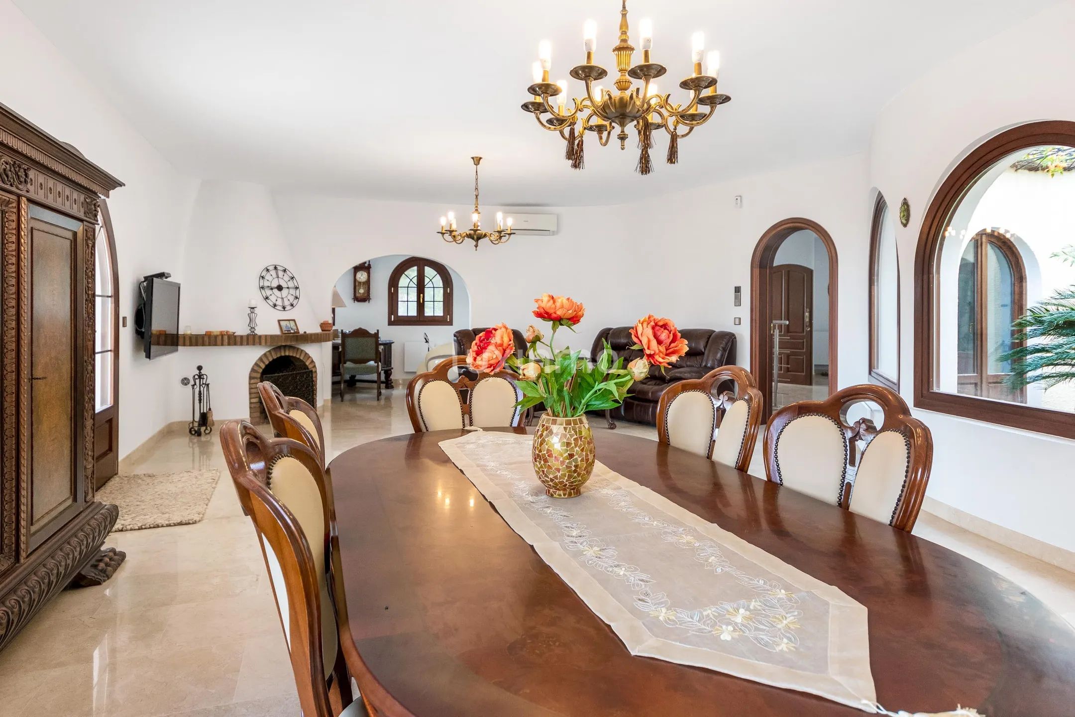 Spectacular villa with sea and panoramic views in Altea for sale — photo 10