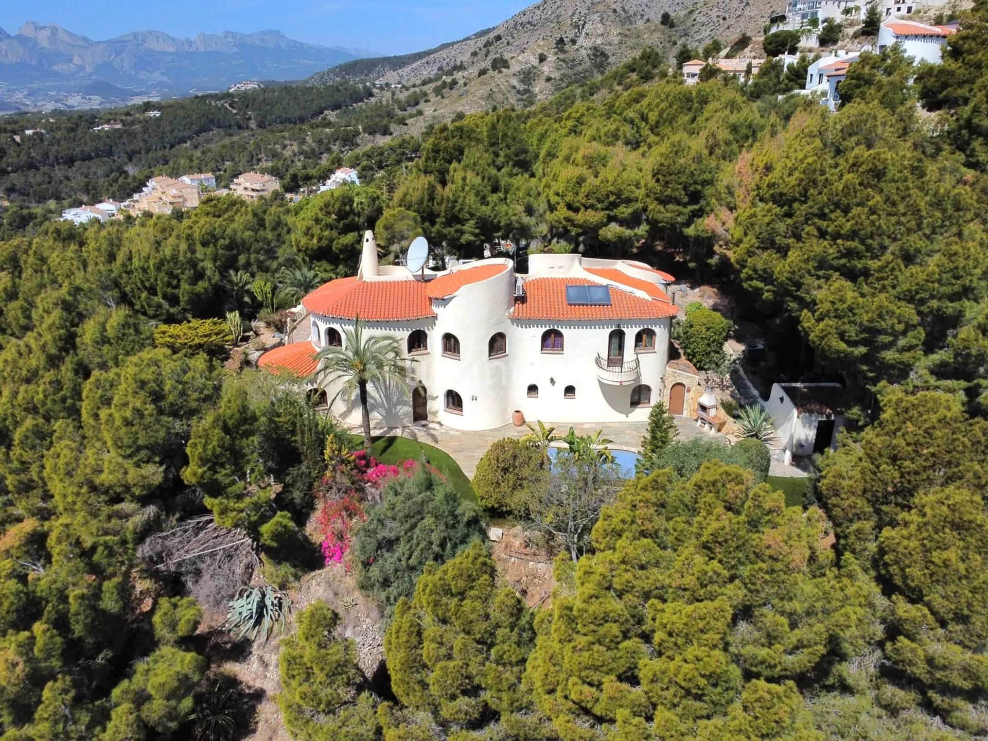 Spectacular villa with sea and panoramic views in Altea for sale — photo 7
