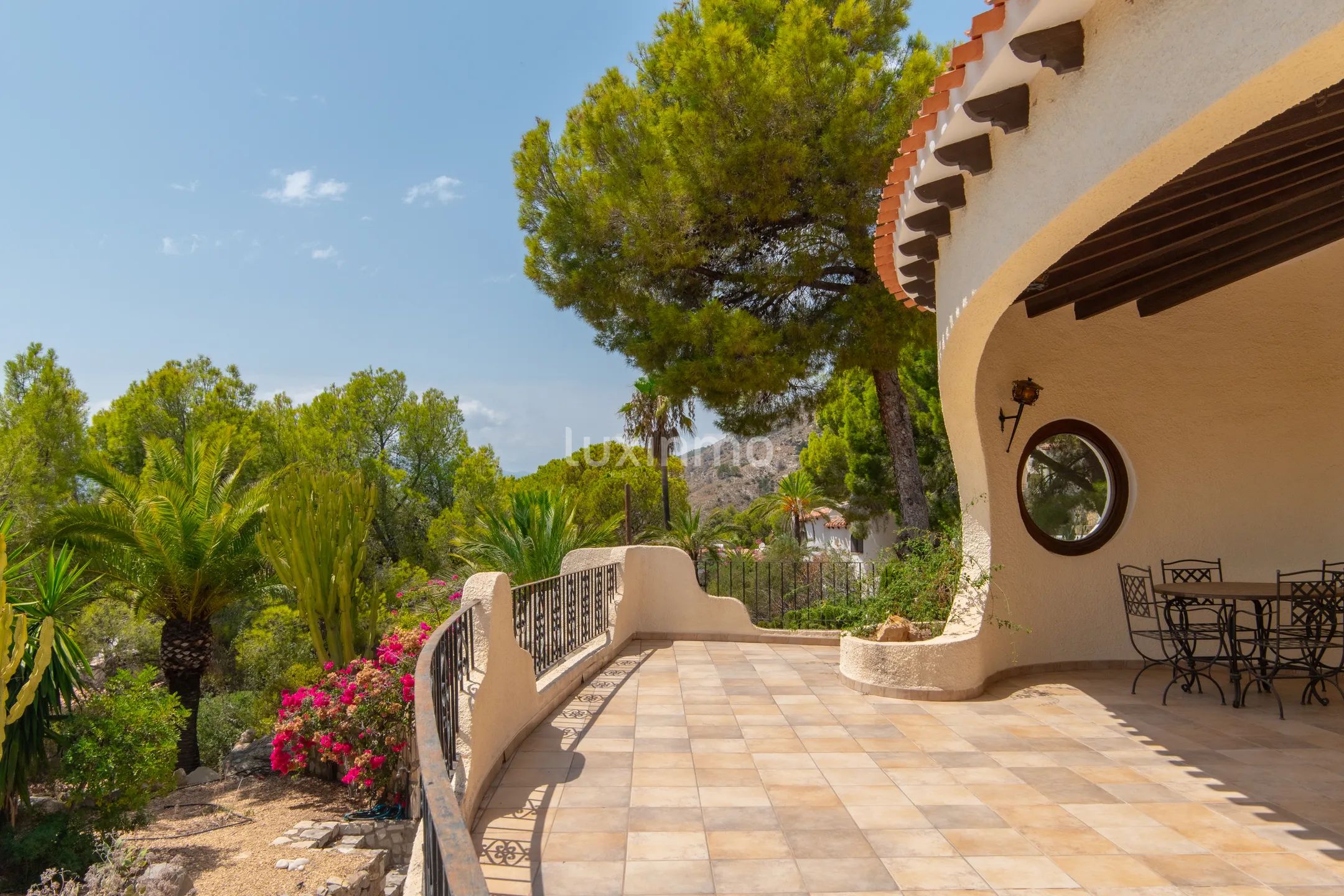 Spectacular villa with sea and panoramic views in Altea for sale — photo 46