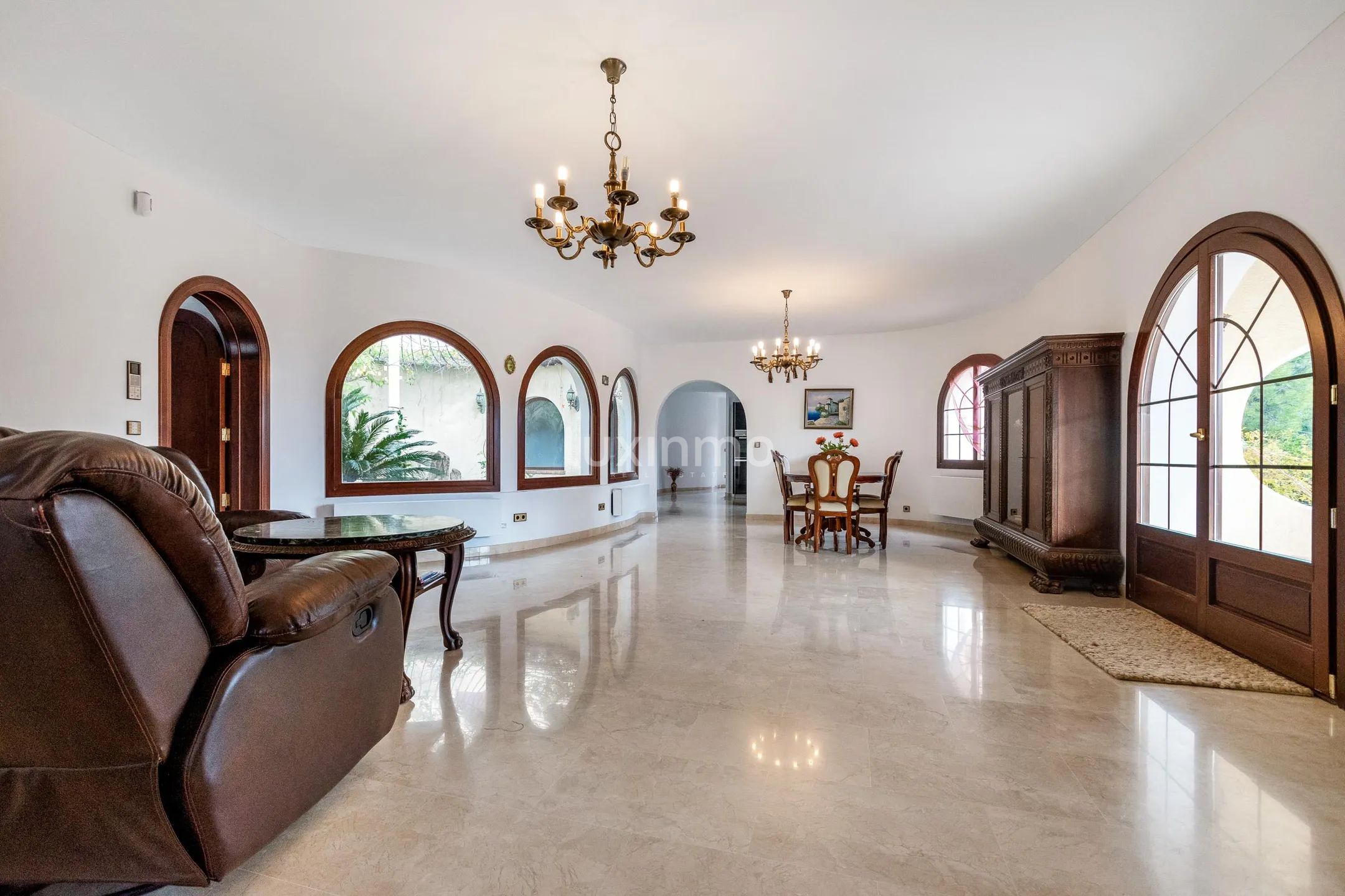 Spectacular villa with sea and panoramic views in Altea for sale — photo 8