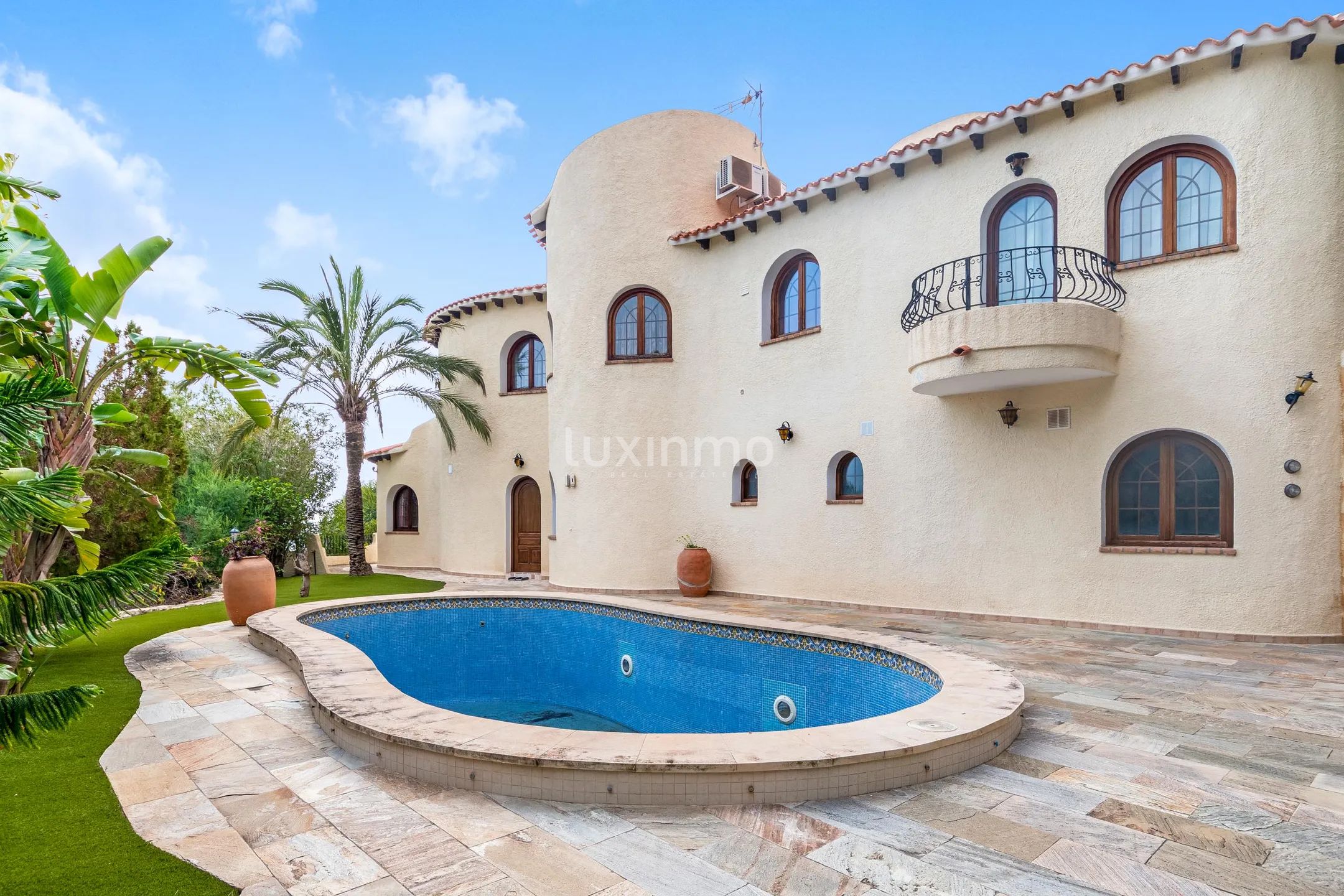 Spectacular villa with sea and panoramic views in Altea for sale — photo 4