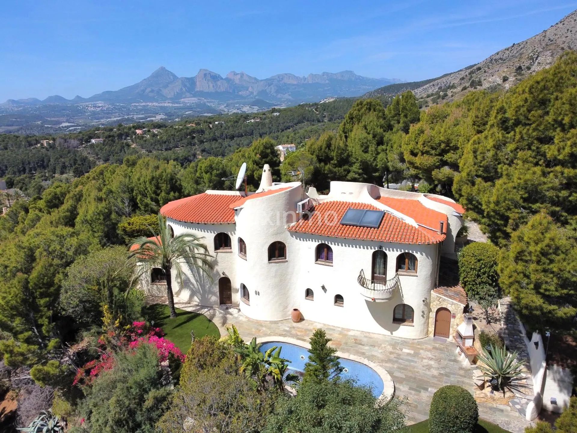 Spektakuläre Villa mit Meer- und Panoramablick in Altea zu verkaufen