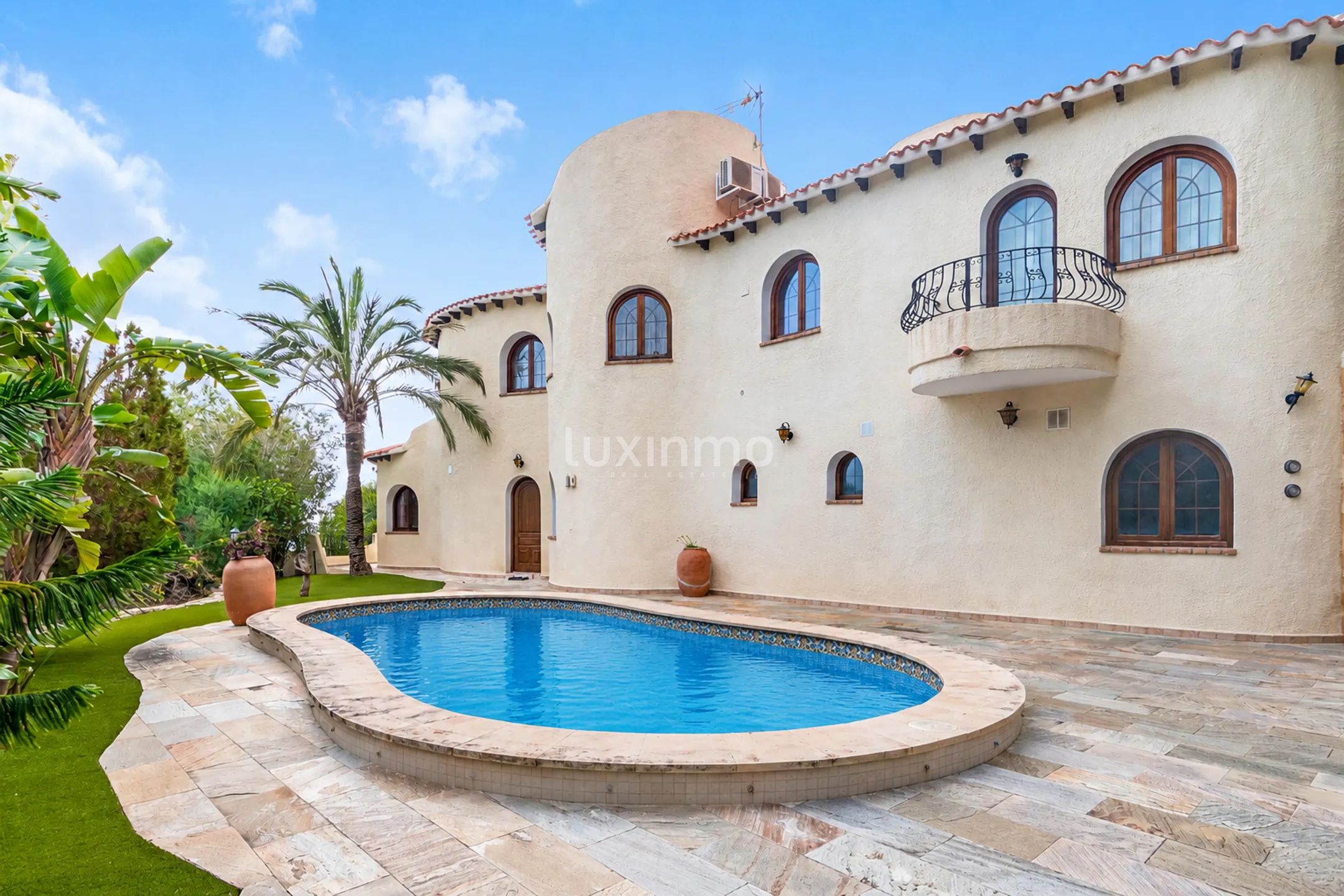 Spectacular villa with sea and panoramic views in Altea for sale — photo 4