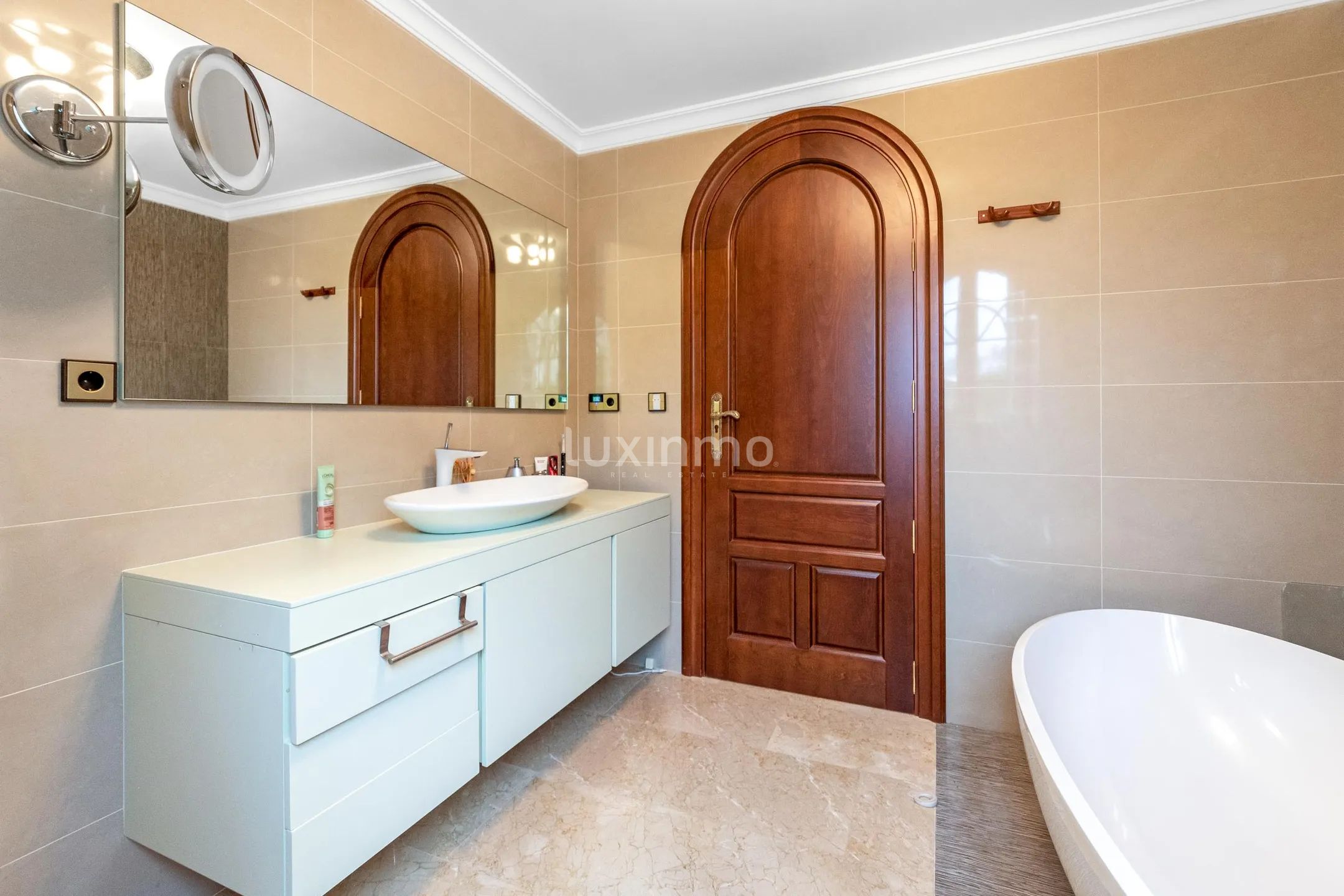 Spectacular villa with sea and panoramic views in Altea for sale — photo 27