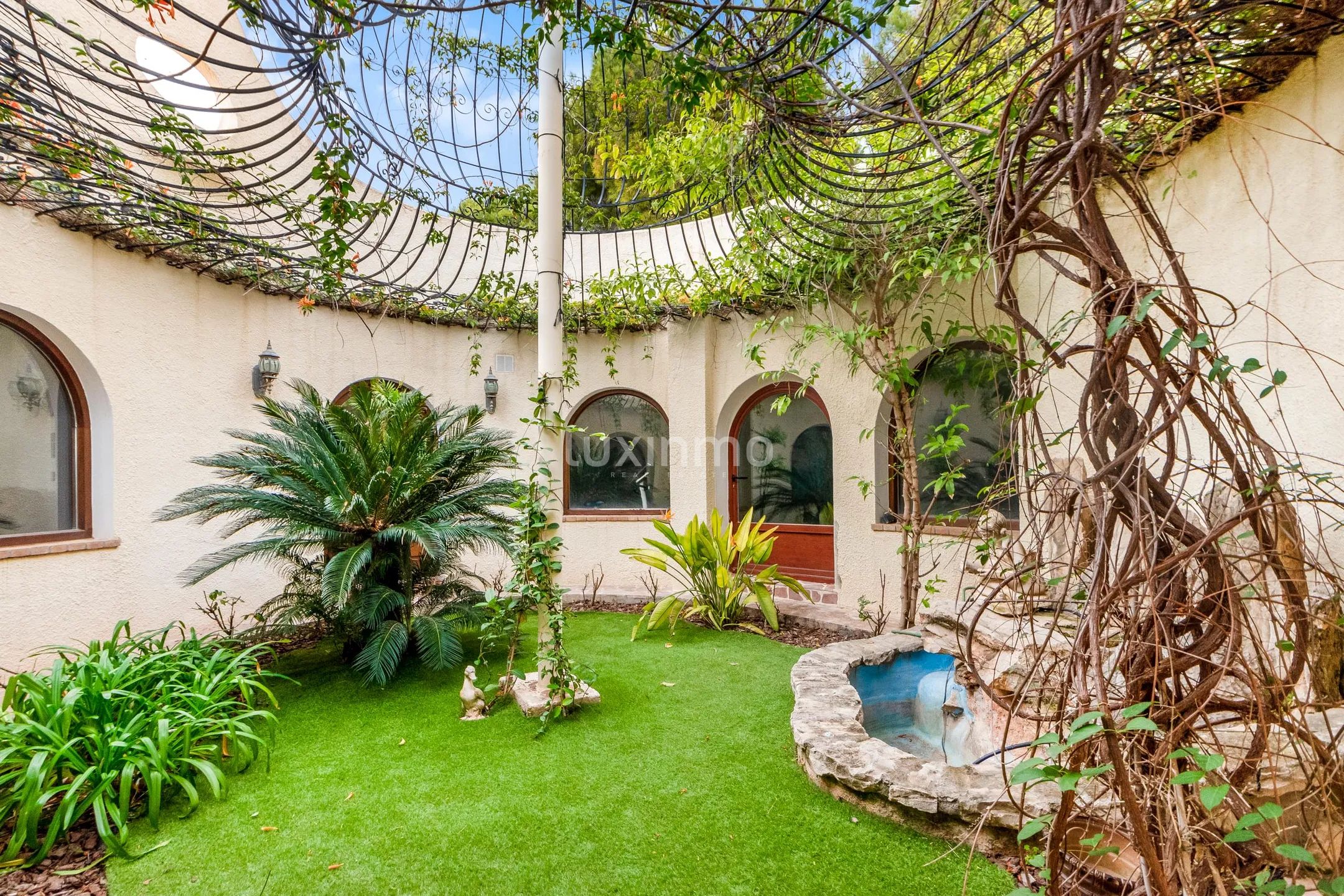 Spectacular villa with sea and panoramic views in Altea for sale — photo 8