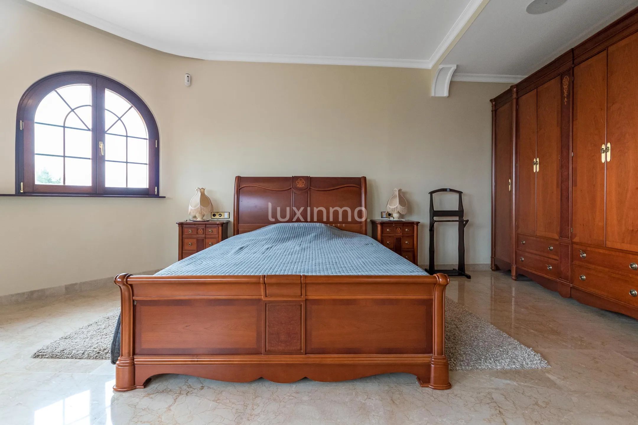 Spectacular villa with sea and panoramic views in Altea for sale — photo 22