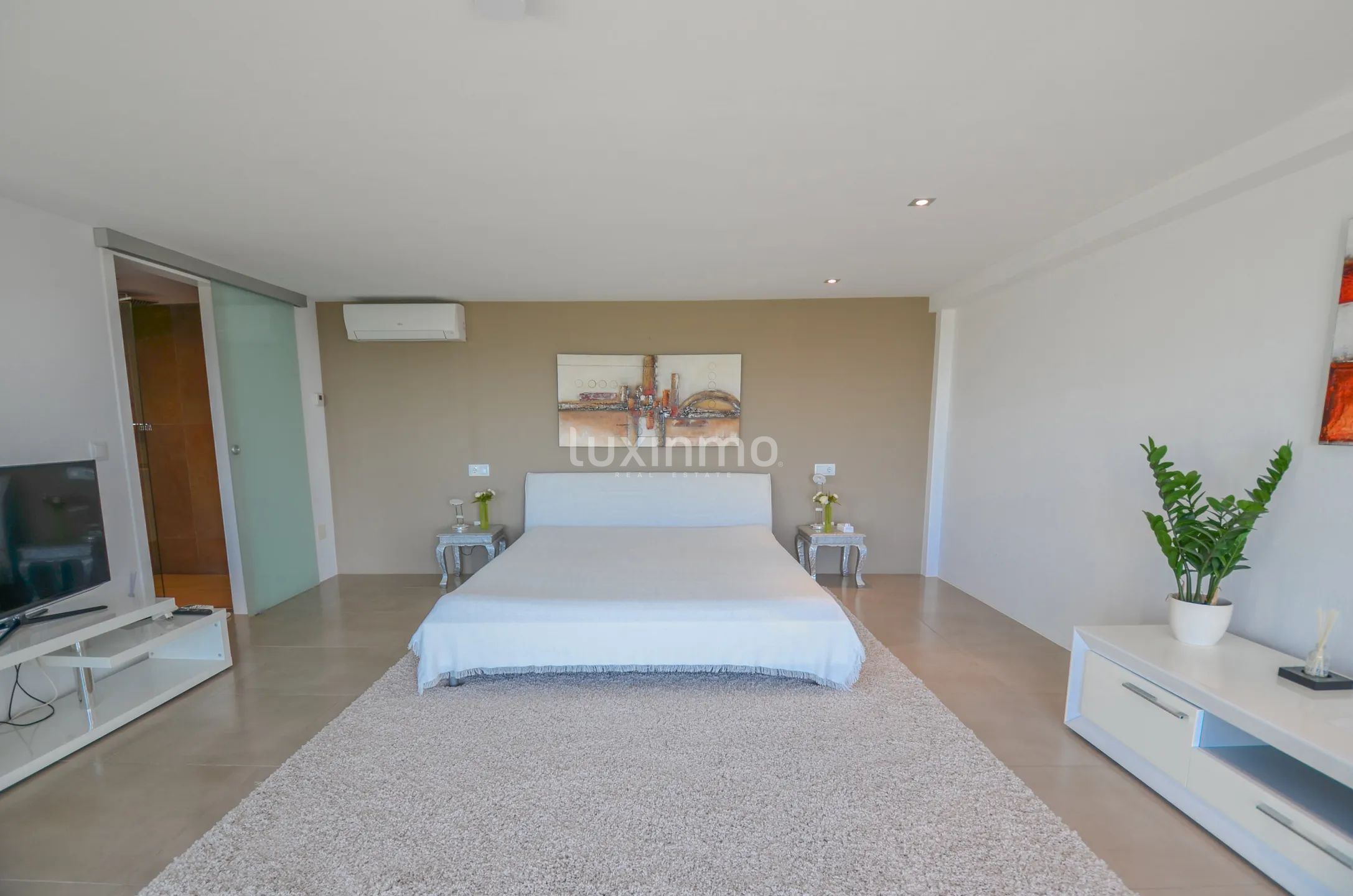 Modern villa with sea view and infinity pool near Denia — photo 20