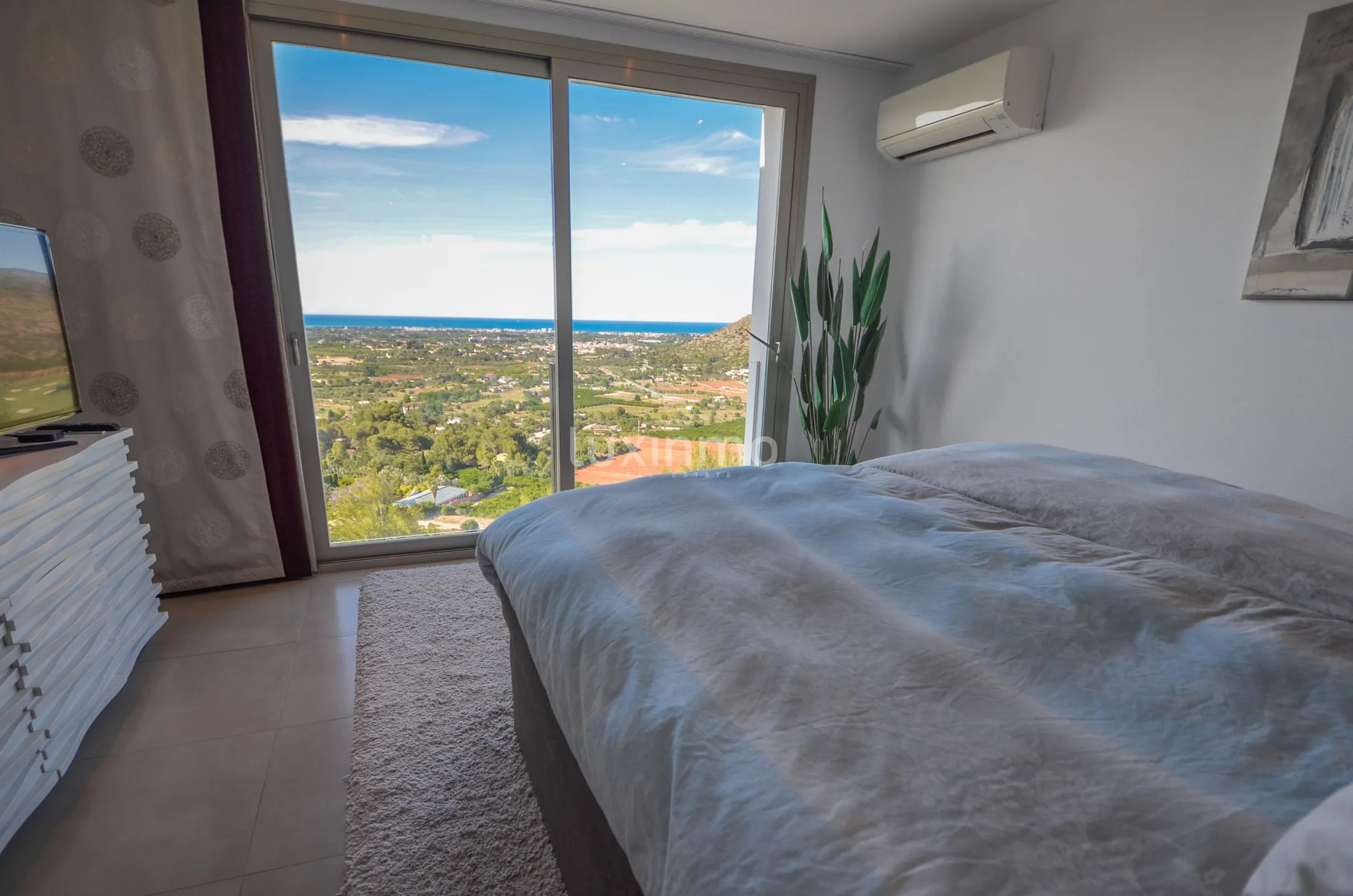 Modern villa with sea view and infinity pool near Denia — photo 22