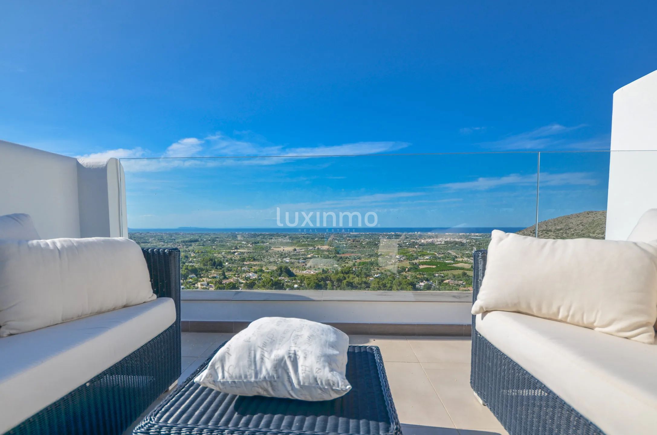 Modern villa with sea view and infinity pool near Denia — photo 21